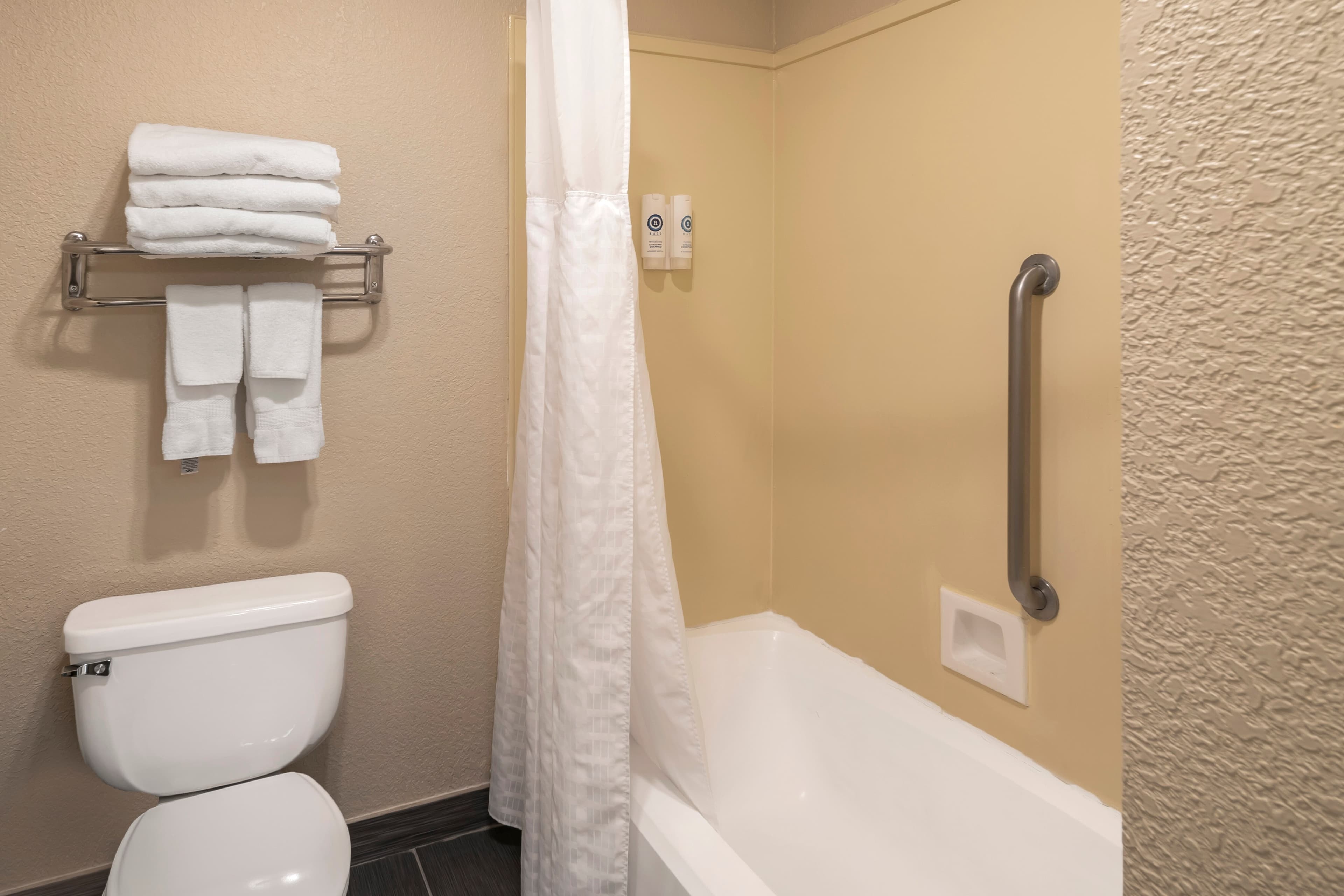 Comfort Suites Red Bluff near I-5 — 25
