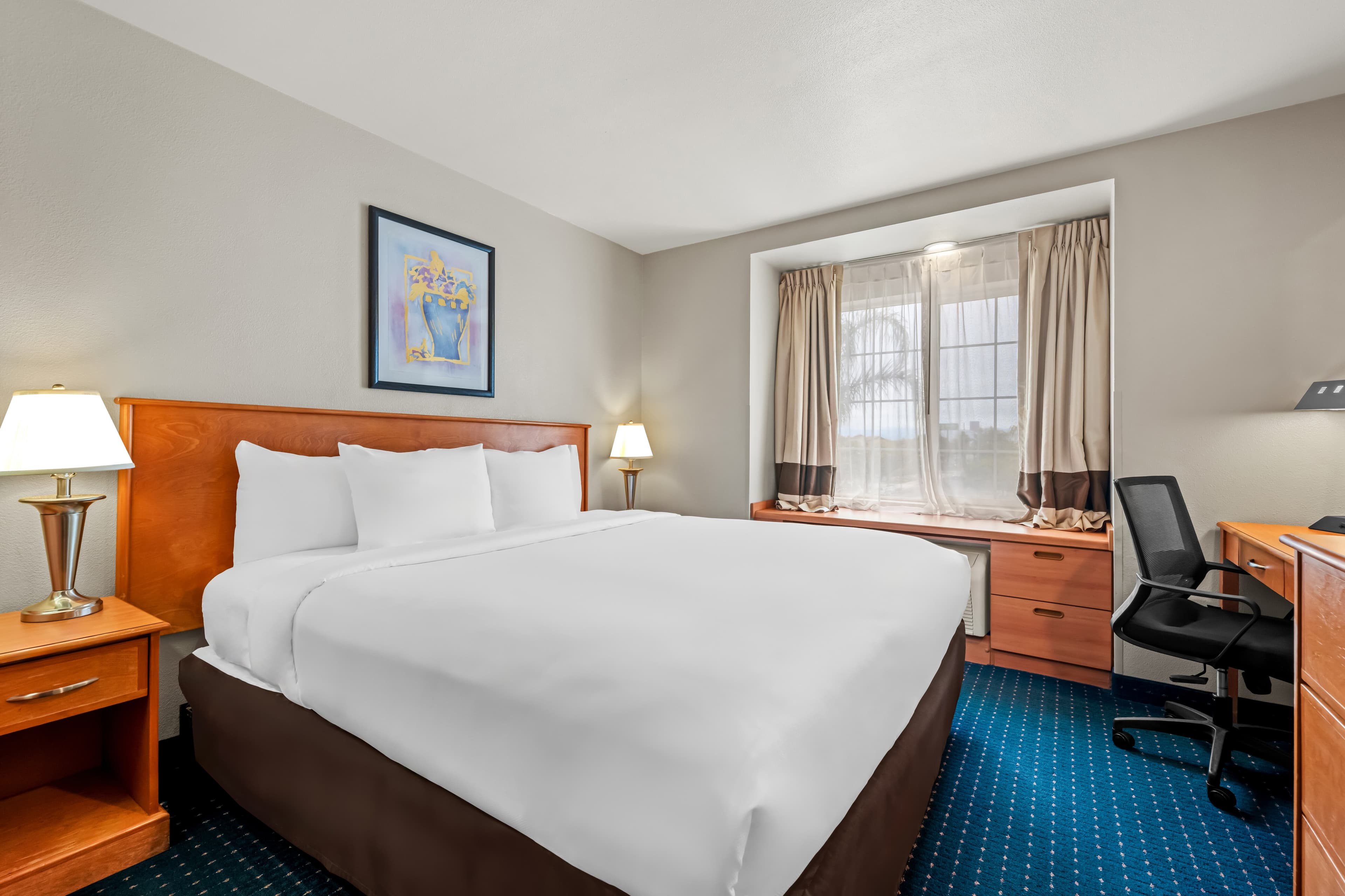 Comfort Inn & Suites Salinas City Center Area — 9