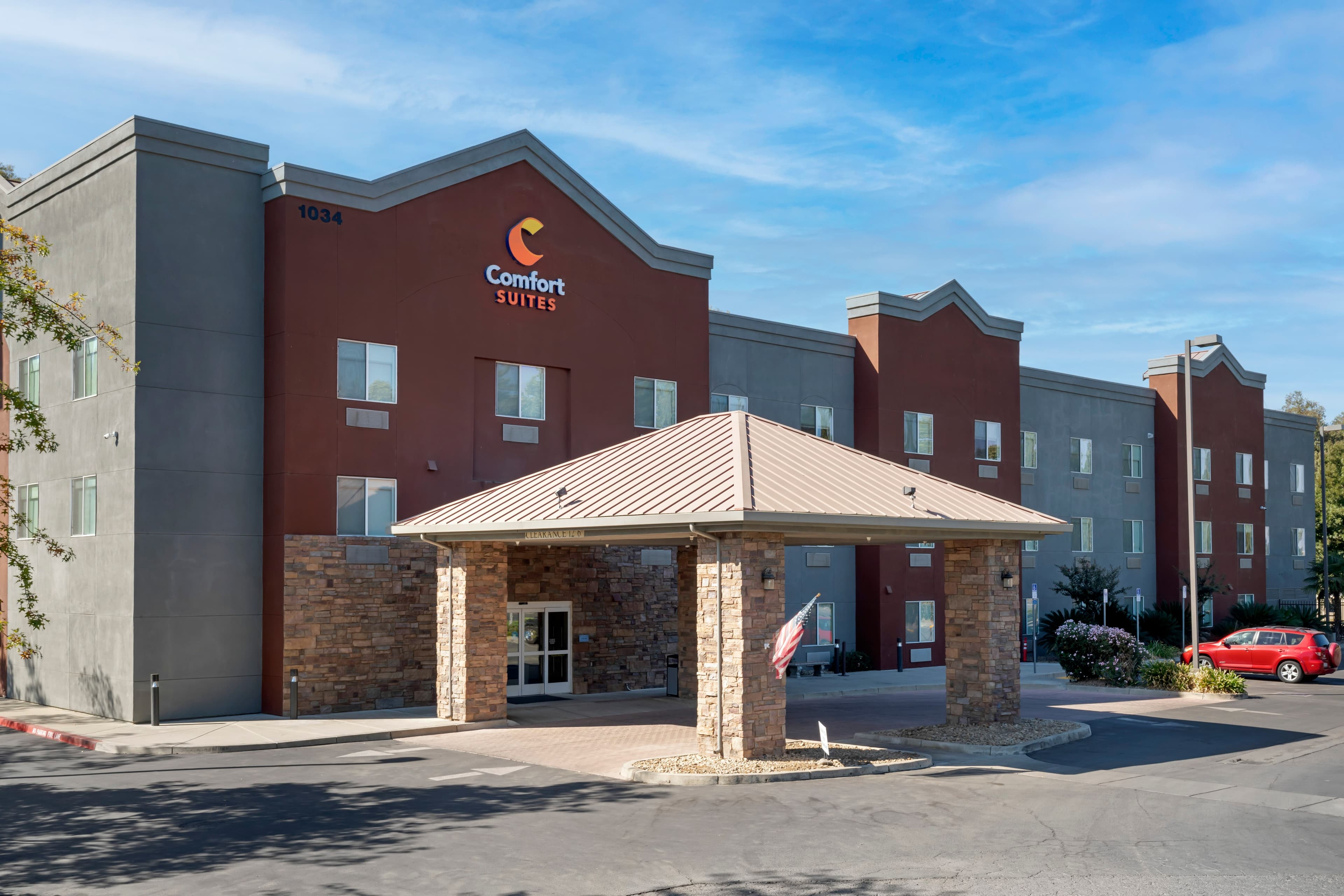 Comfort Suites Marysville-Yuba City - Image 1