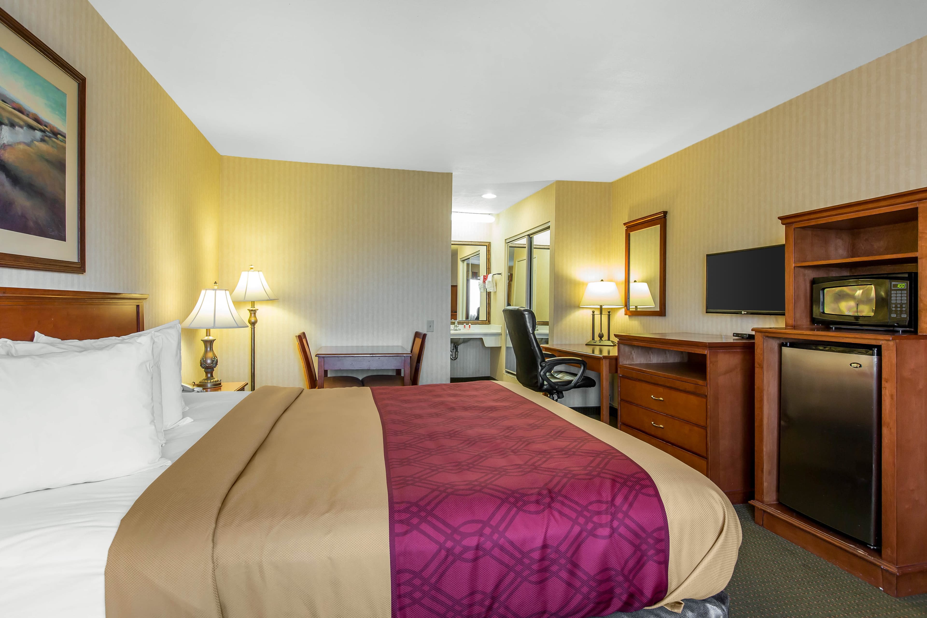 Econo Lodge Inn & Suites Riverside - Corona - Image 1