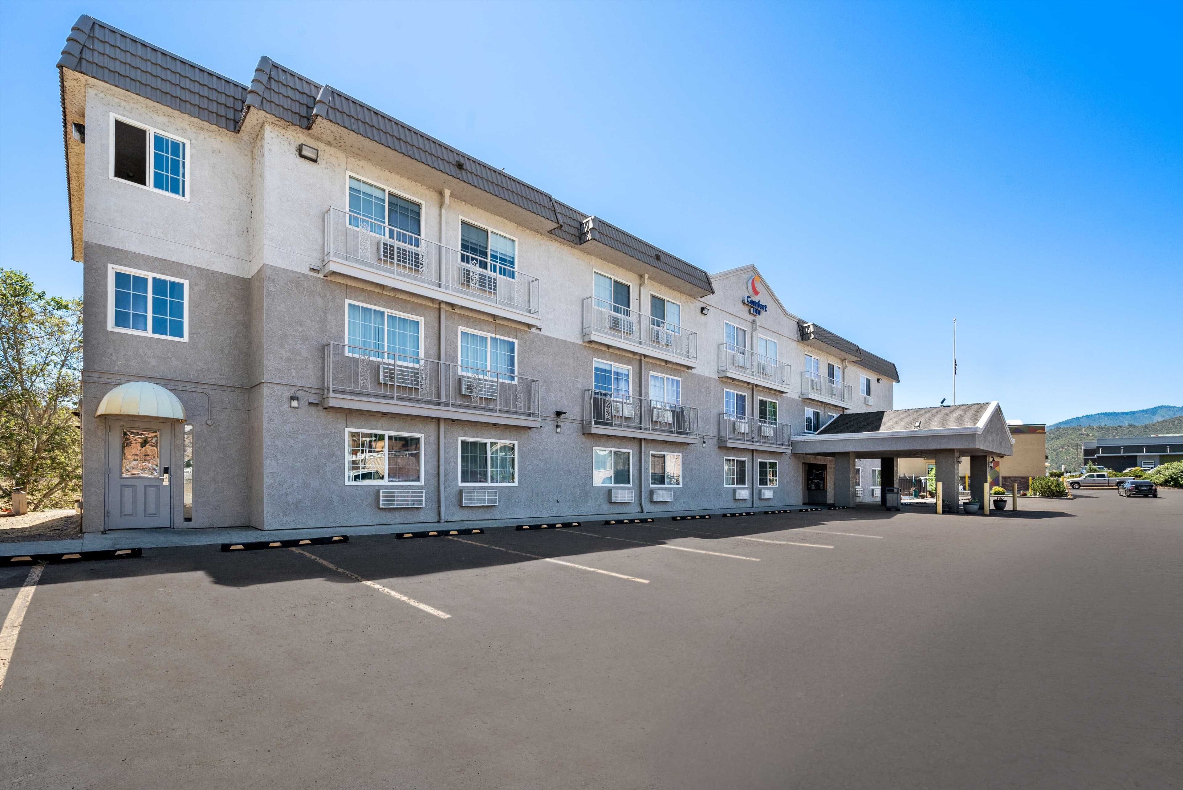 Comfort Inn Yreka I-5 - Image 1