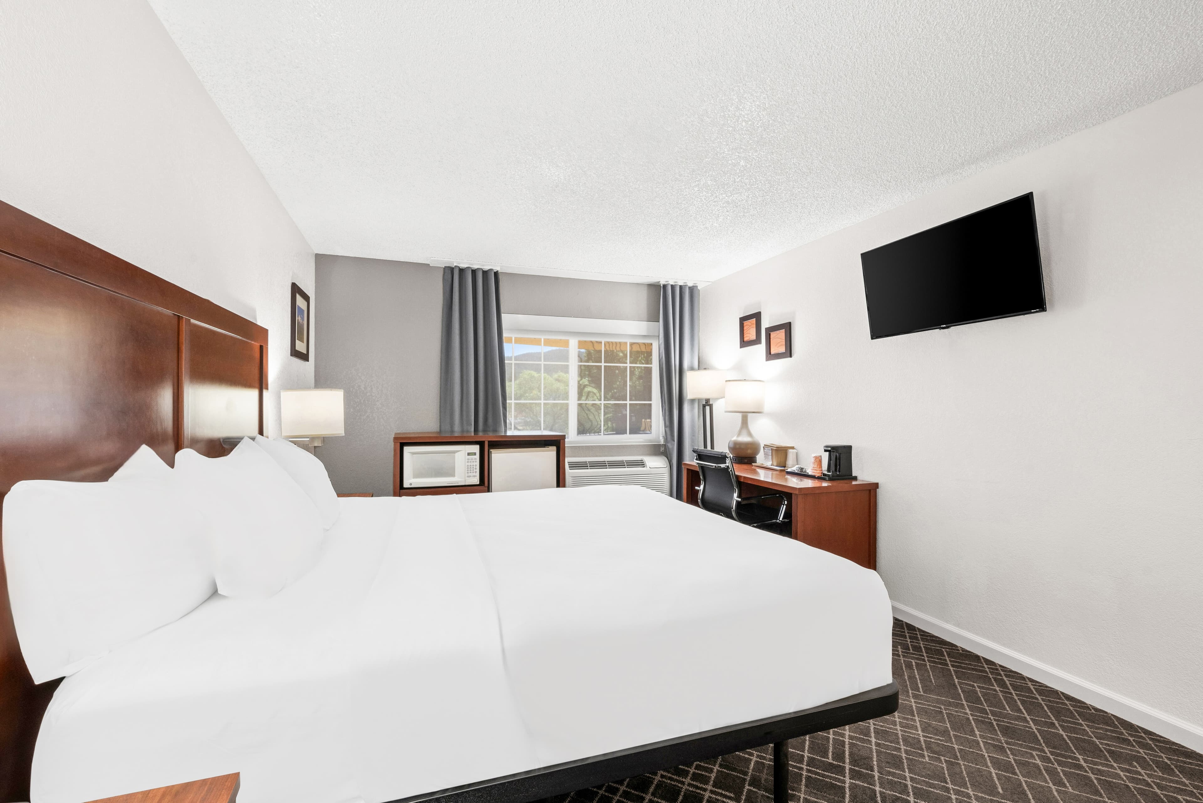 Comfort Inn Yreka I-5 — 10