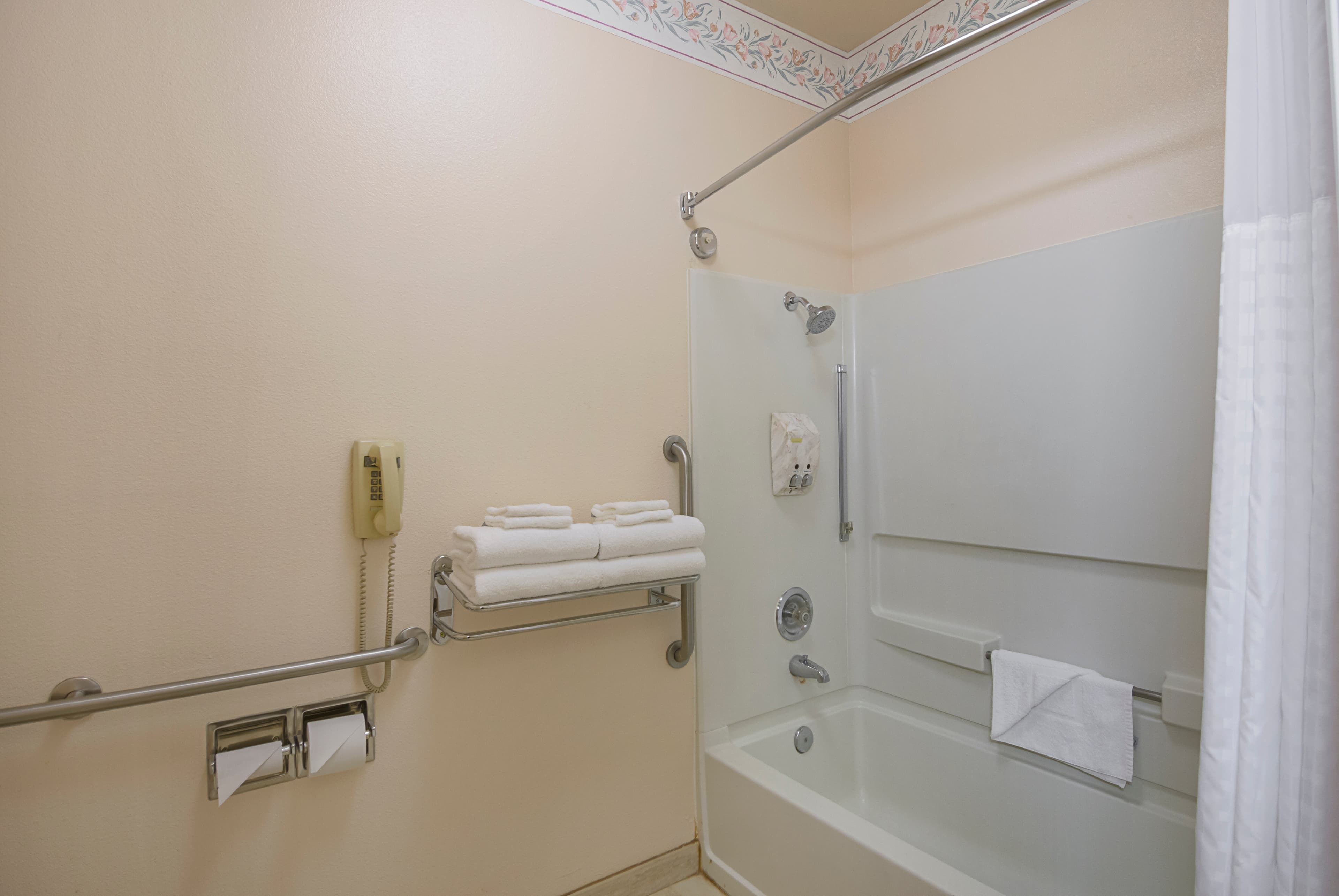 Quality Inn Fresno Yosemite Airport — 13