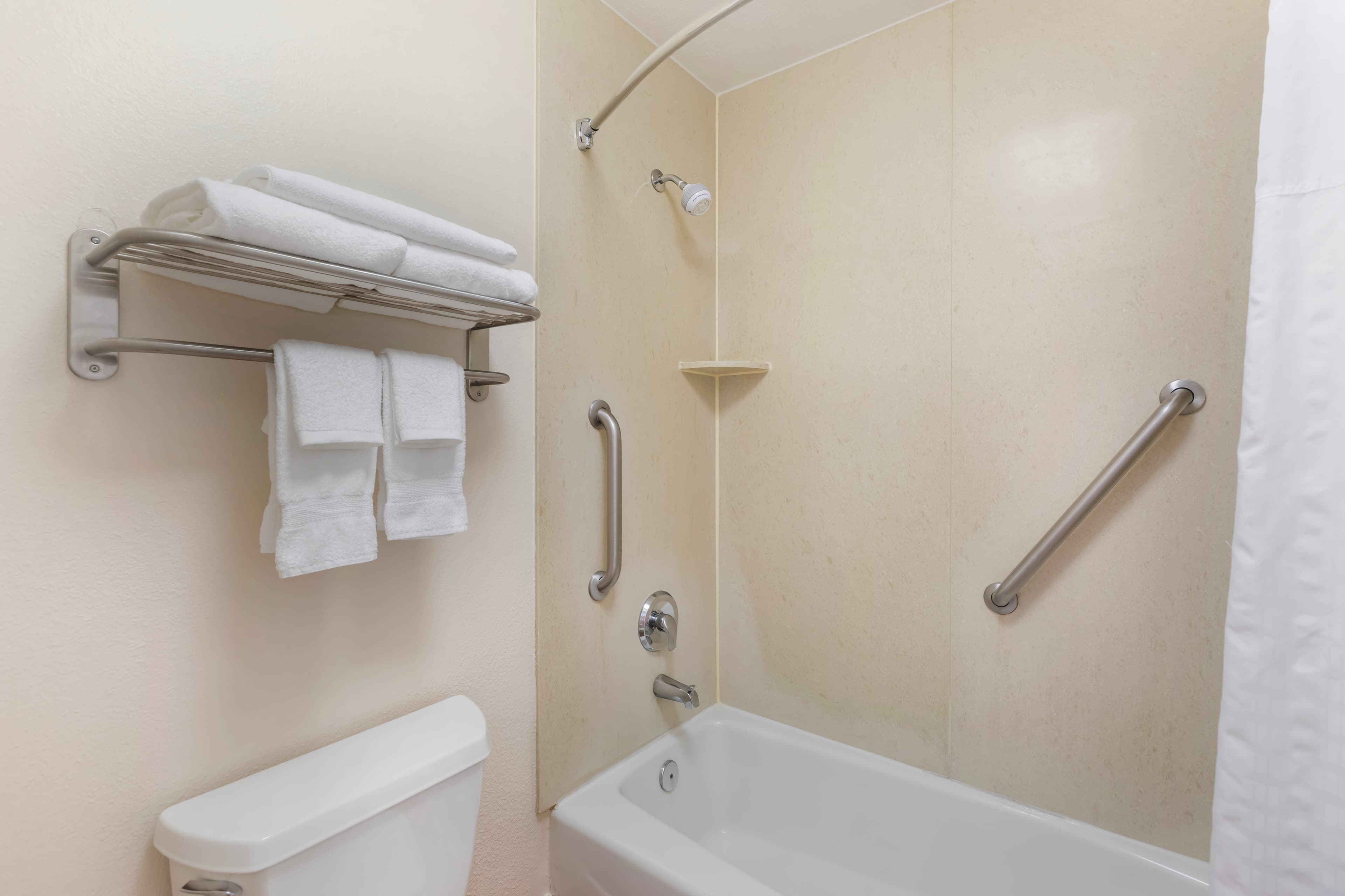 Comfort Inn Los Angeles near Hollywood — 8