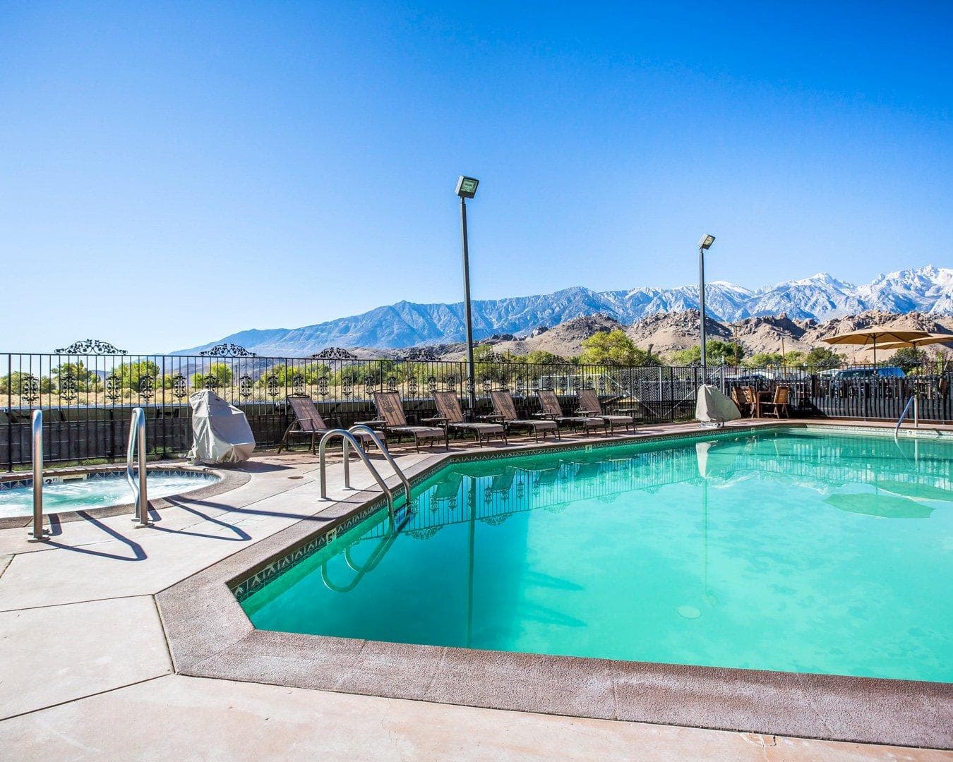 Quality Inn Lone Pine near Mount Whitney - Image 1