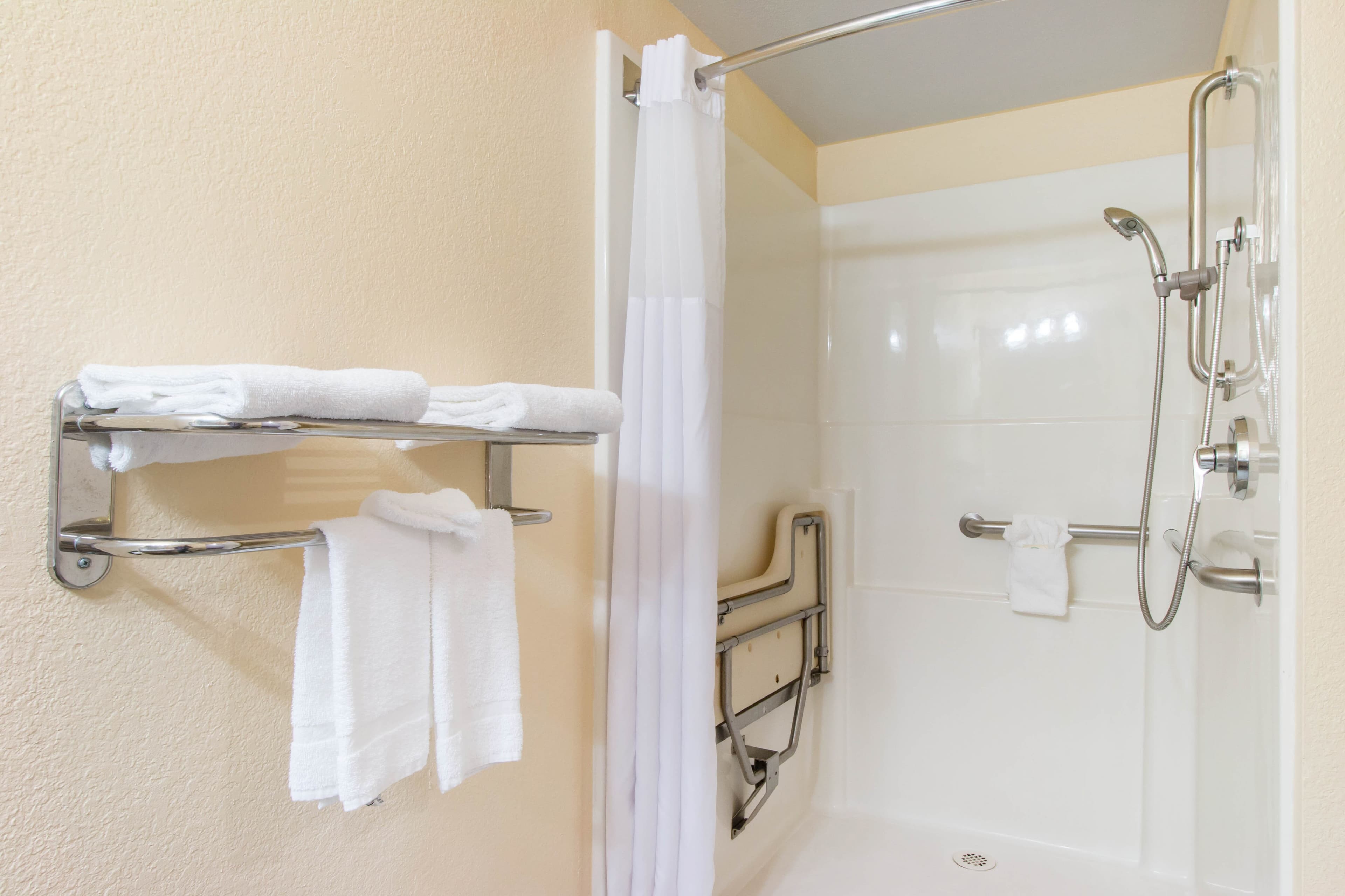Quality Inn & Suites Crescent City Redwood Coast - Image 3