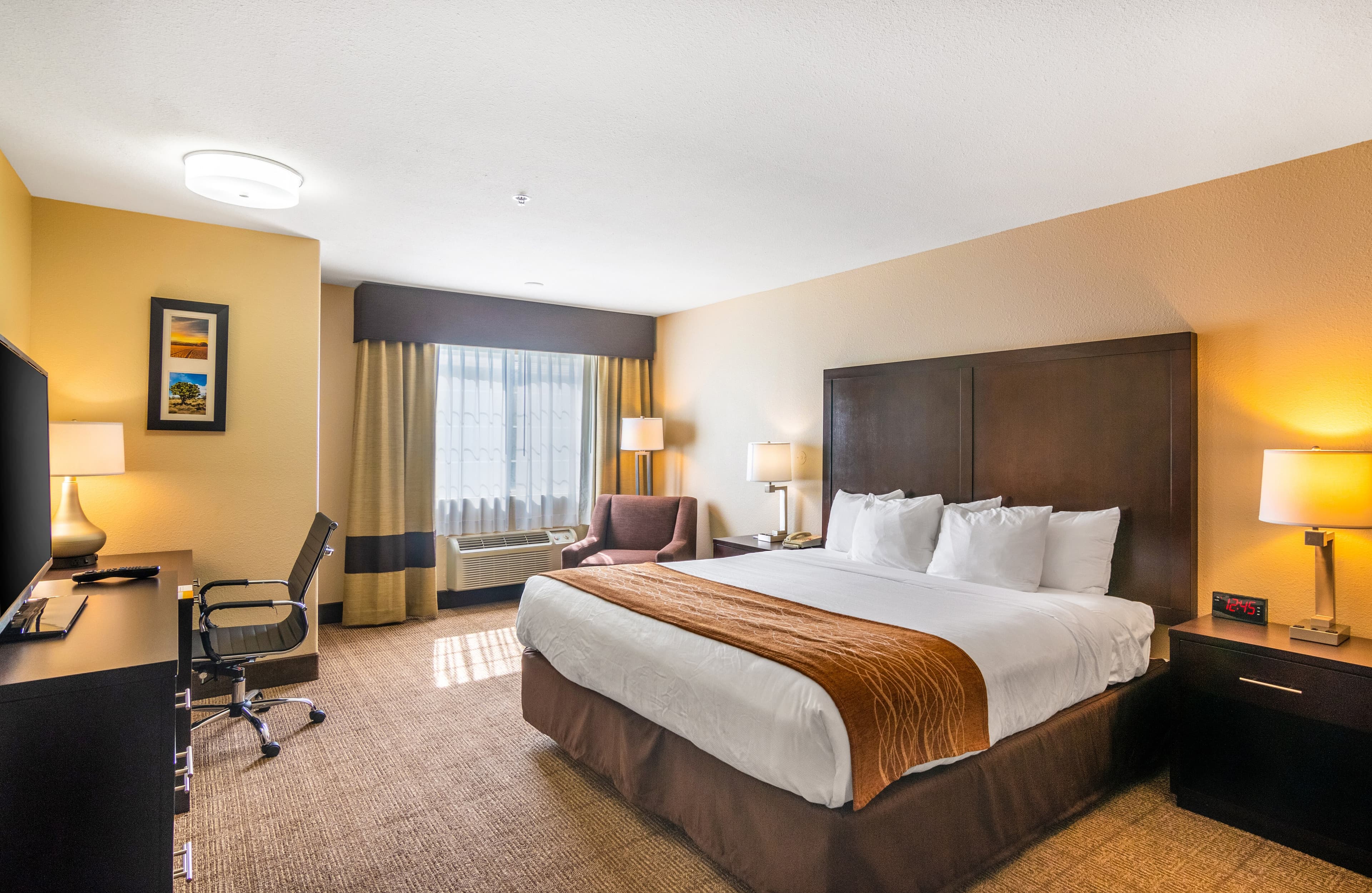 Comfort Inn & Suites Mojave - Image 2
