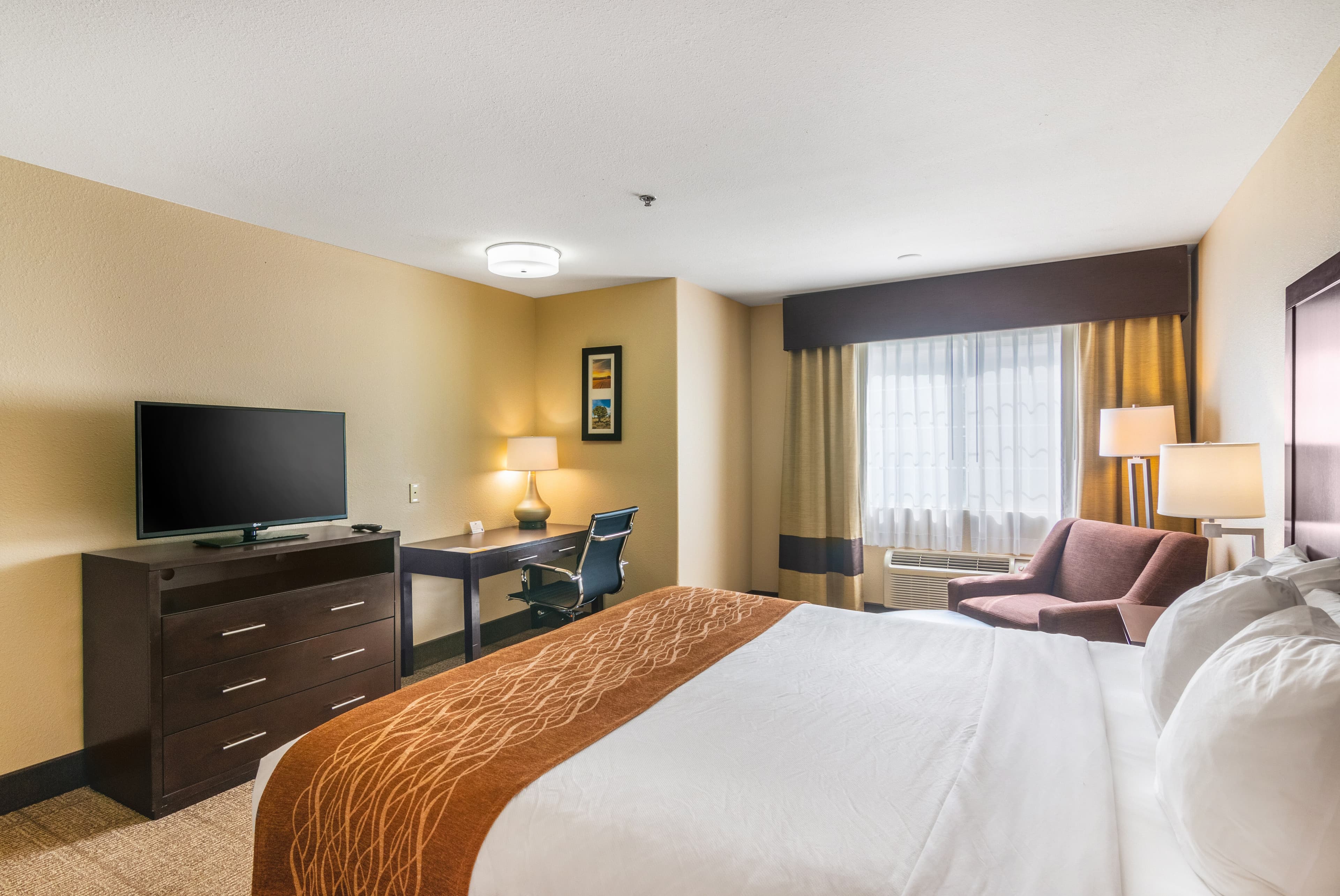 Comfort Inn & Suites Mojave - Image 3
