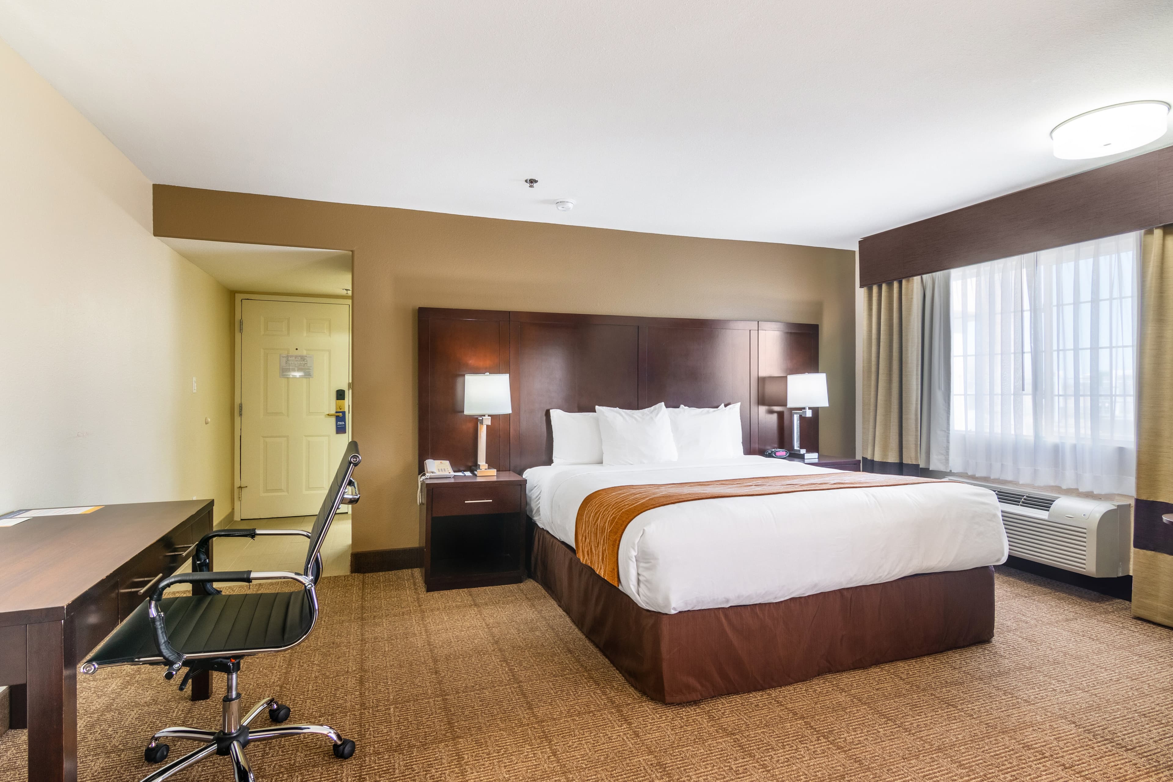 Comfort Inn & Suites Mojave — 13