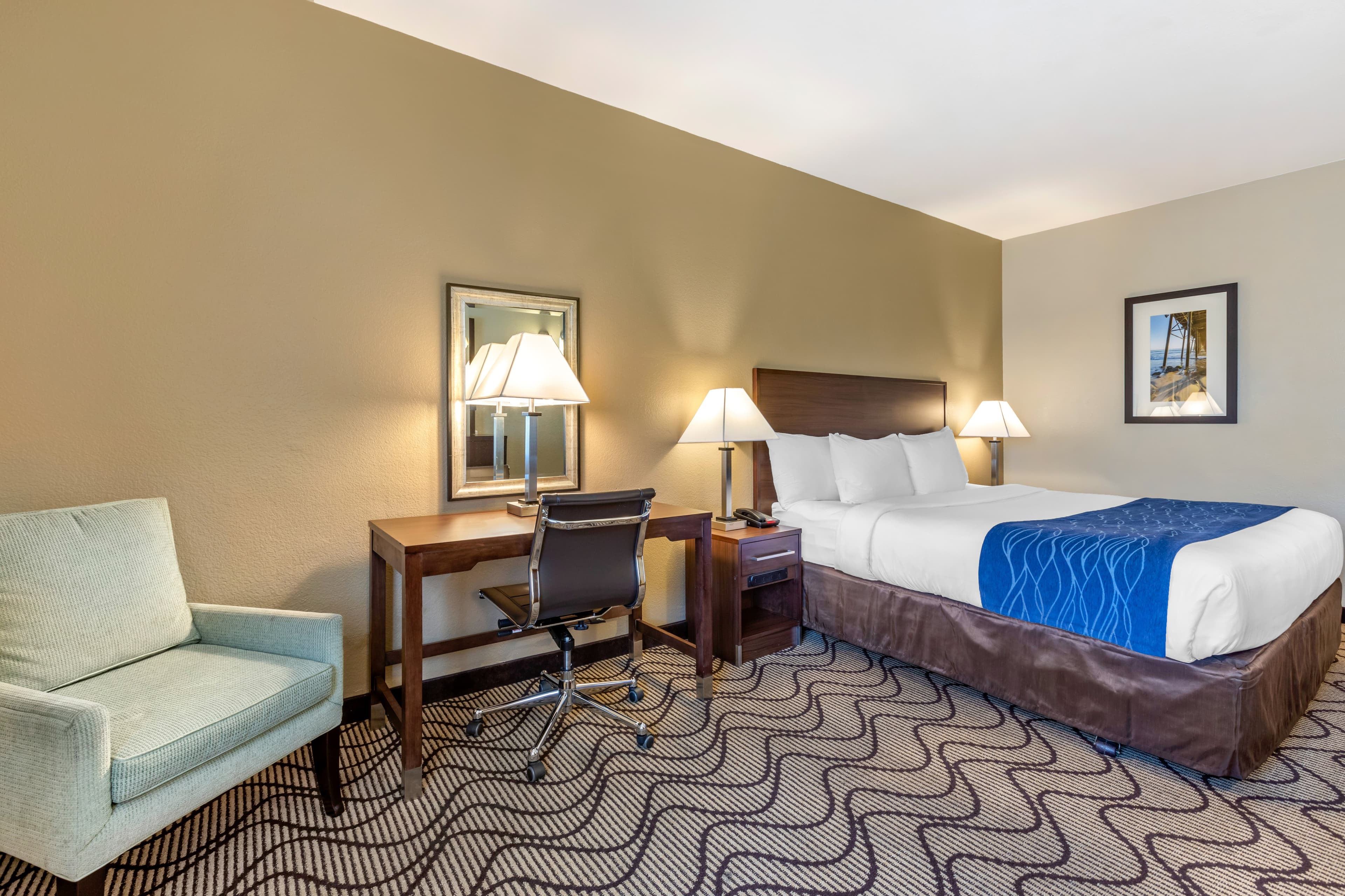 Comfort Inn & Suites Orange County John Wayne Airport — 13