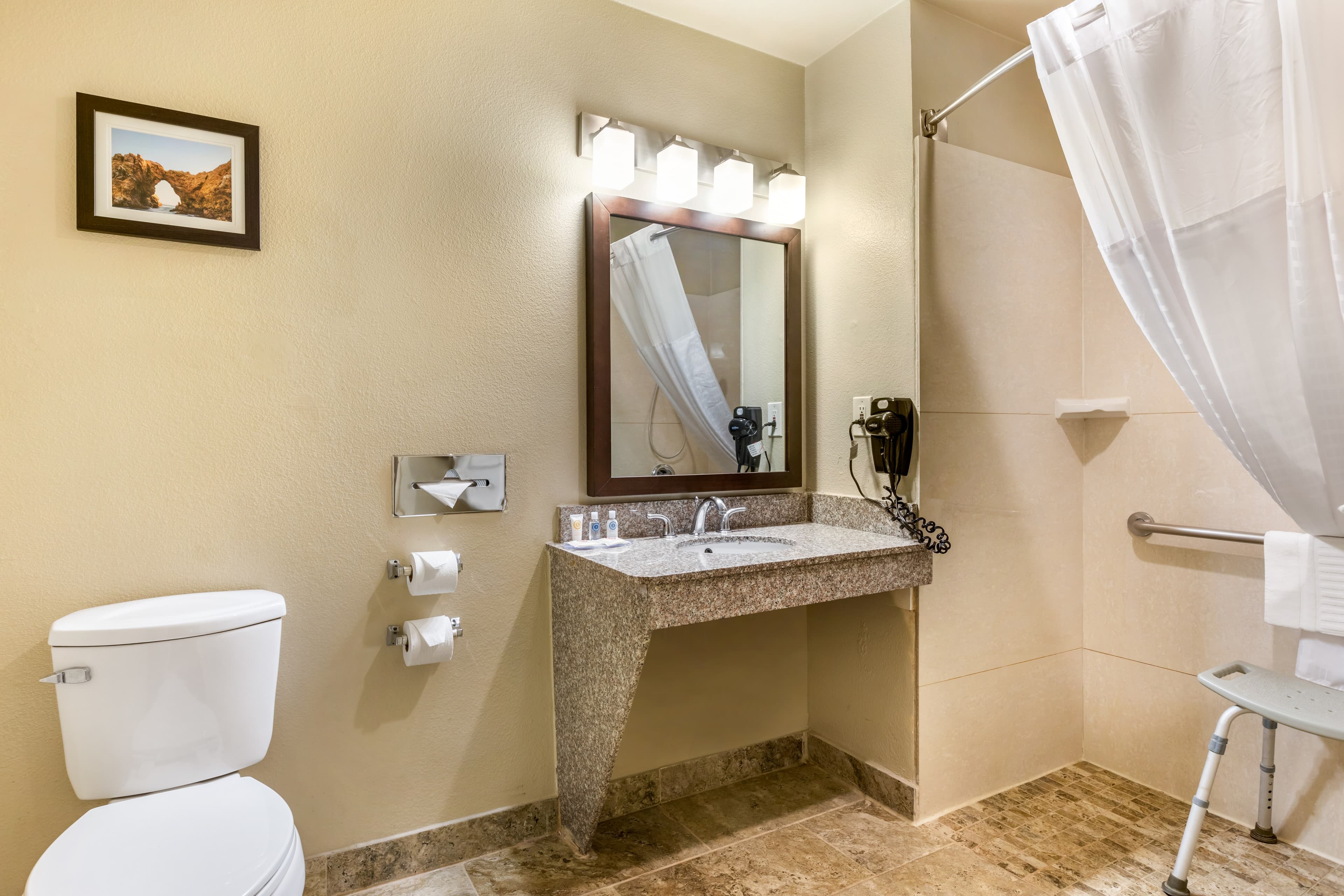 Comfort Inn & Suites Orange County John Wayne Airport — 16