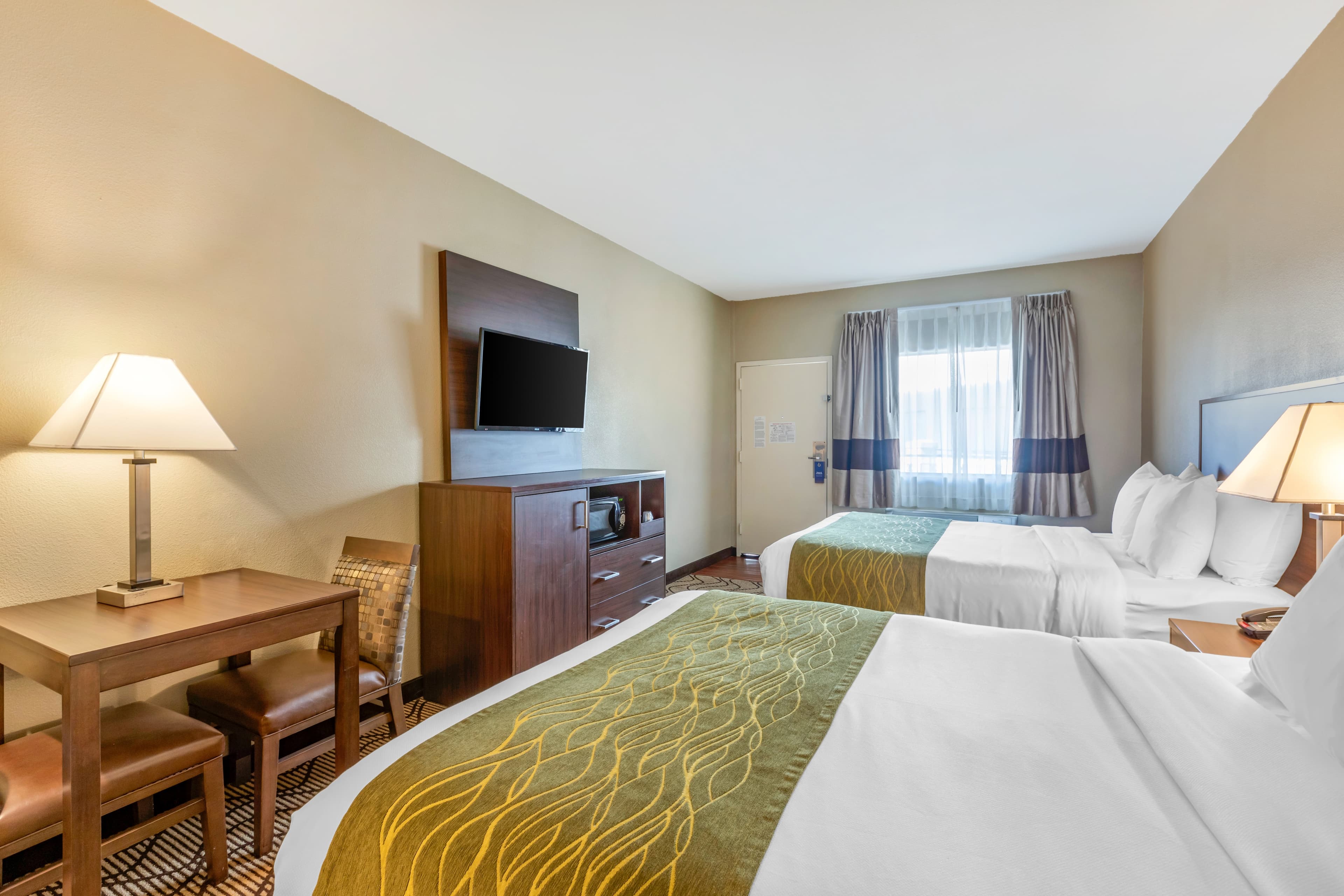 Comfort Inn & Suites Orange County John Wayne Airport — 17