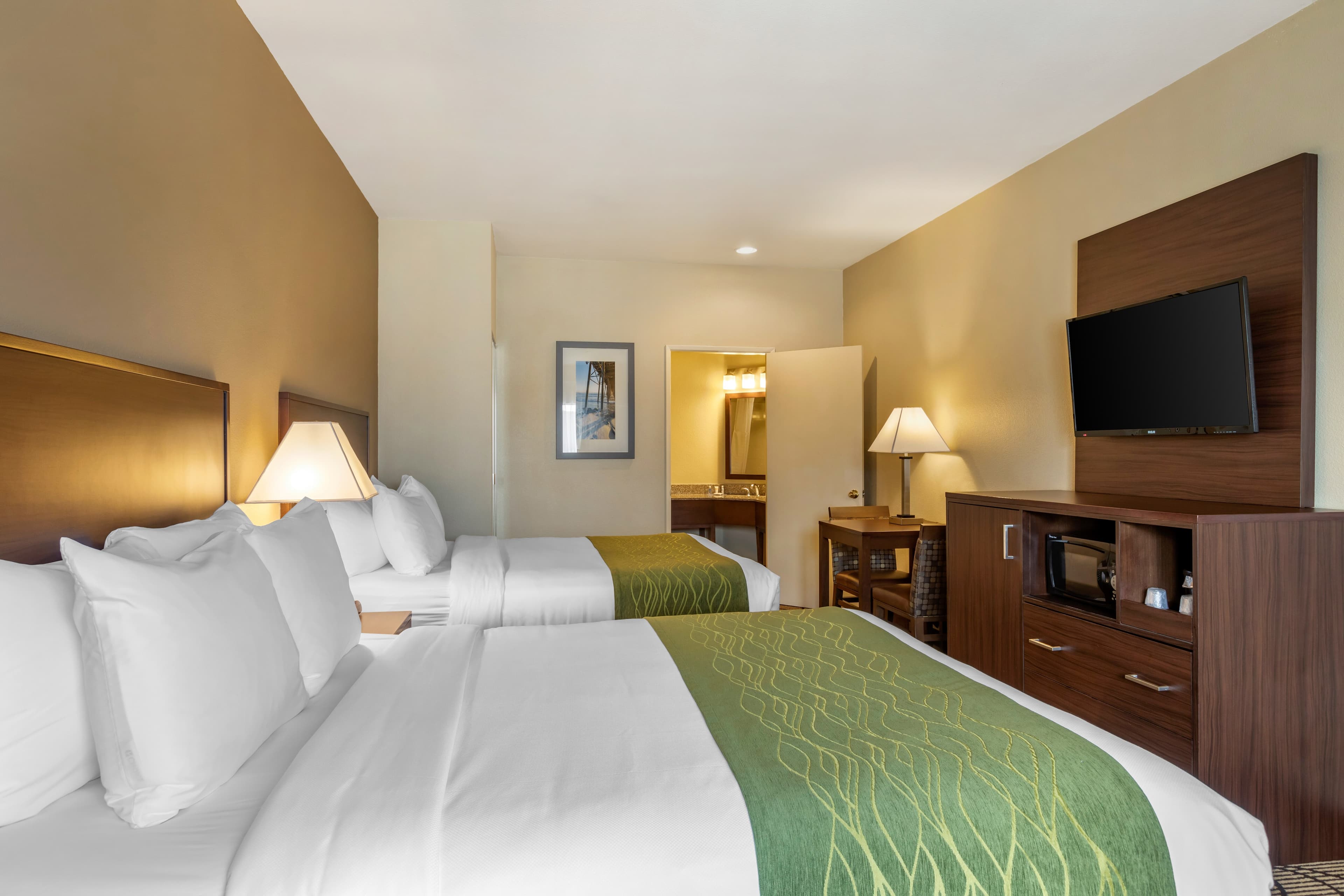 Comfort Inn & Suites Orange County John Wayne Airport — 15