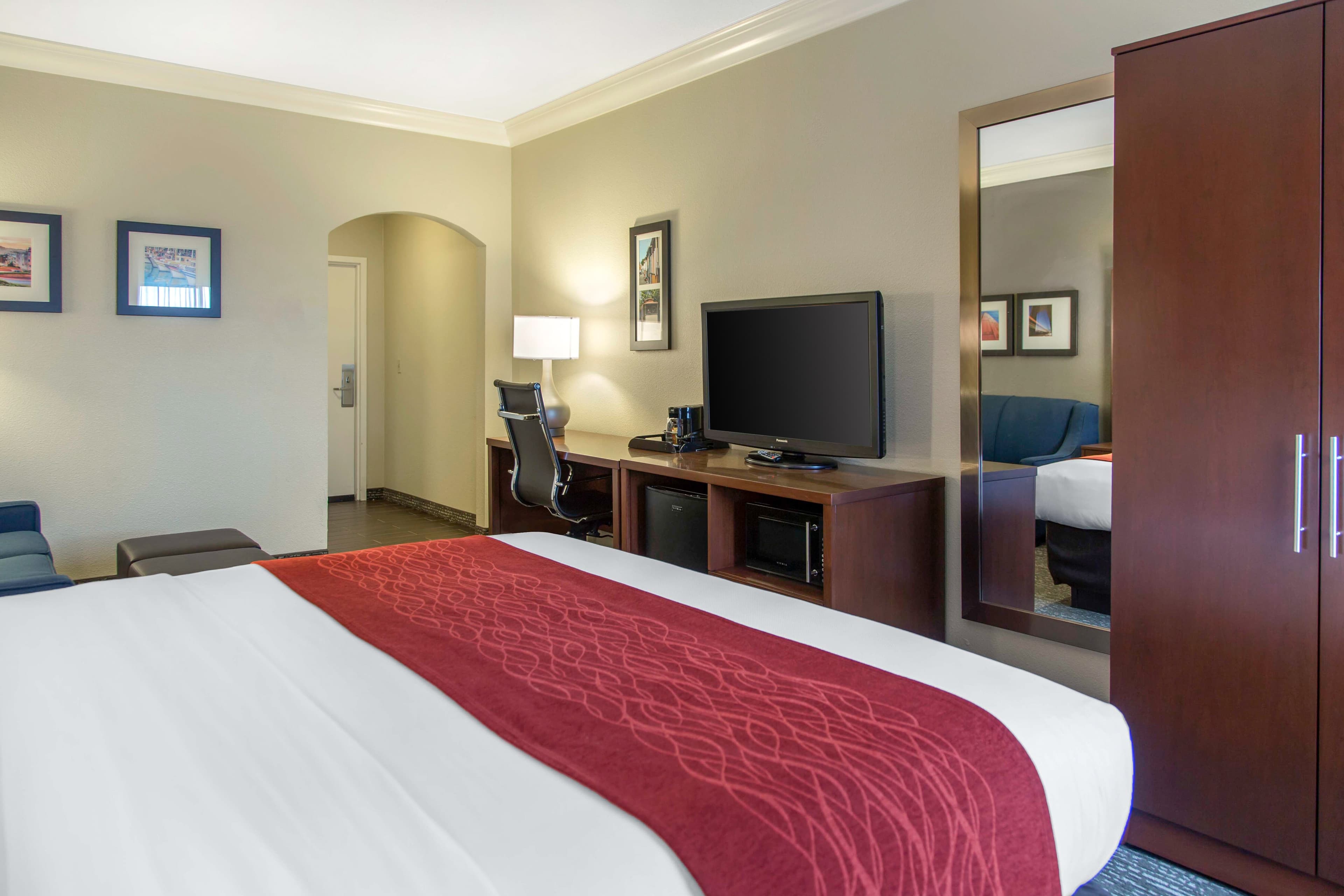 Comfort Inn & Suites San Francisco Airport North — 16