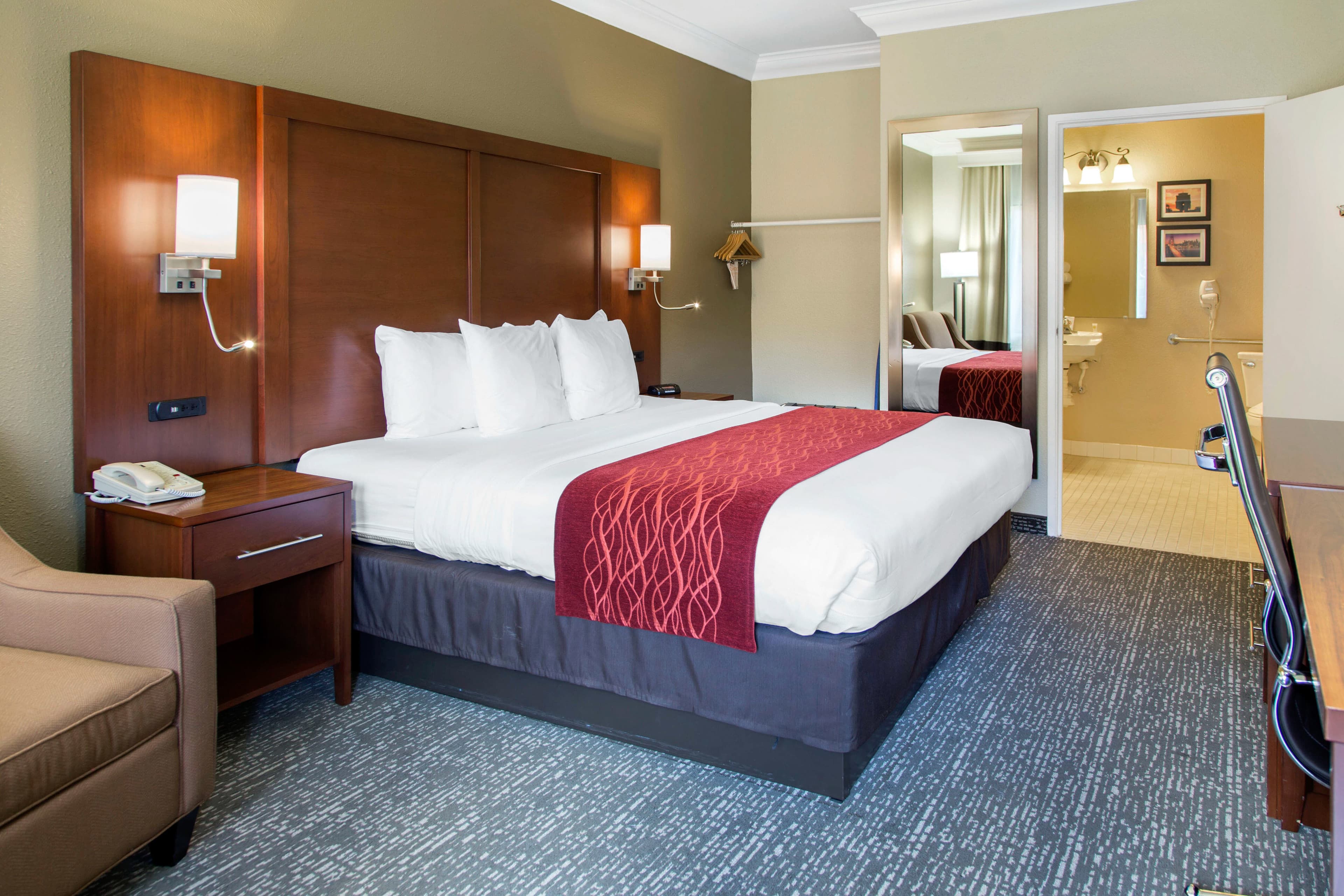 Comfort Inn & Suites San Francisco Airport North — 11