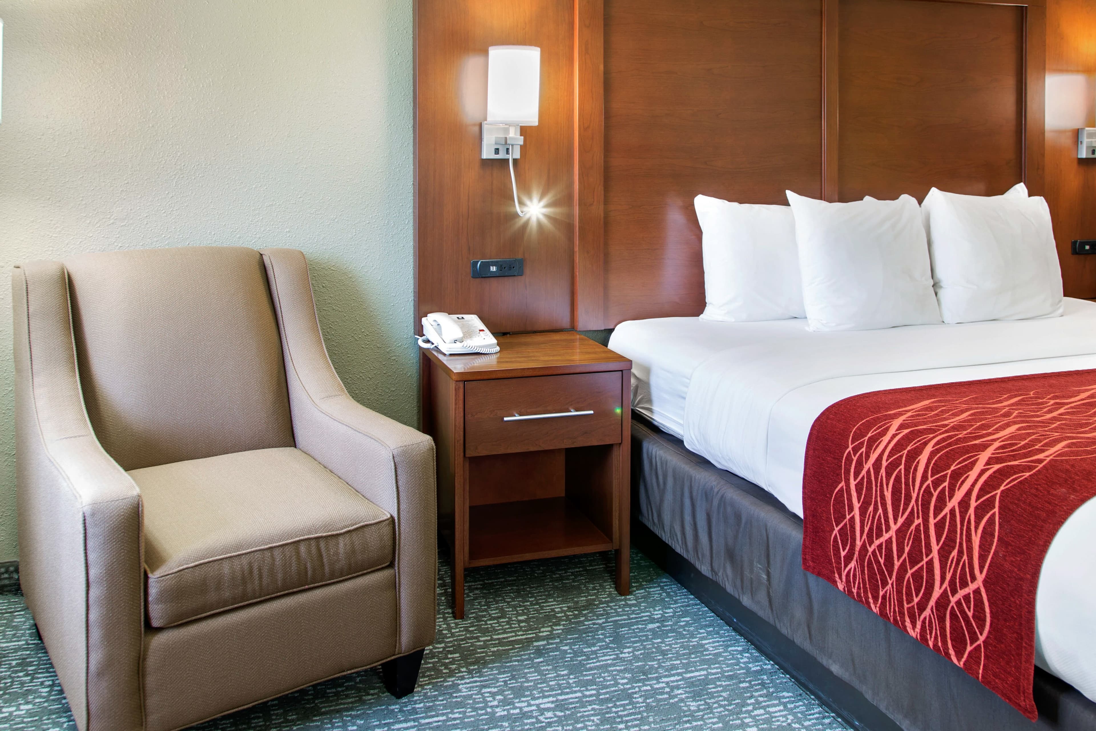 Comfort Inn & Suites San Francisco Airport North — 13