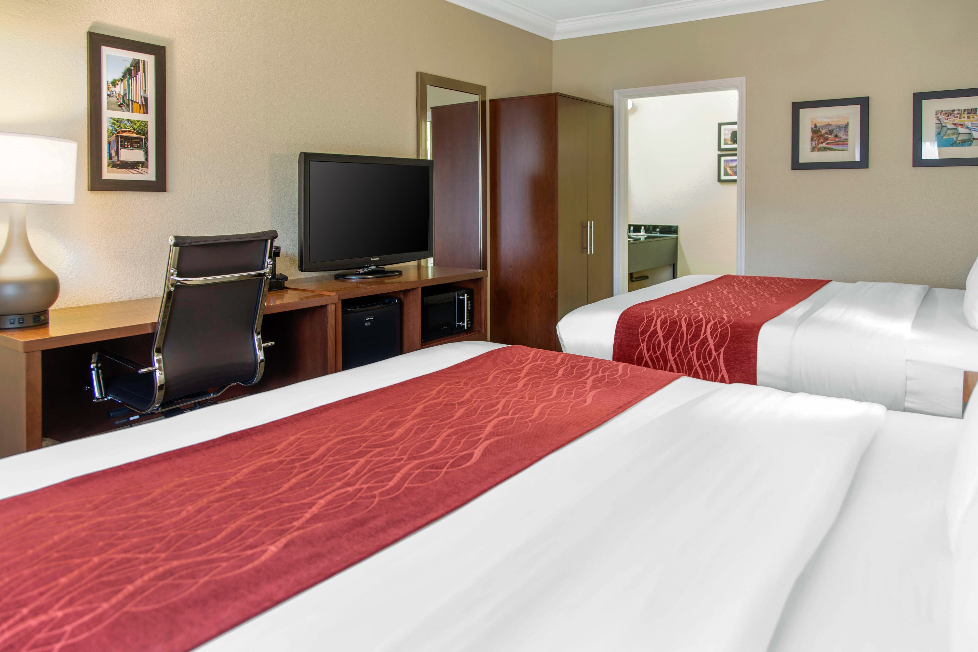 Comfort Inn & Suites San Francisco Airport North - Image 3