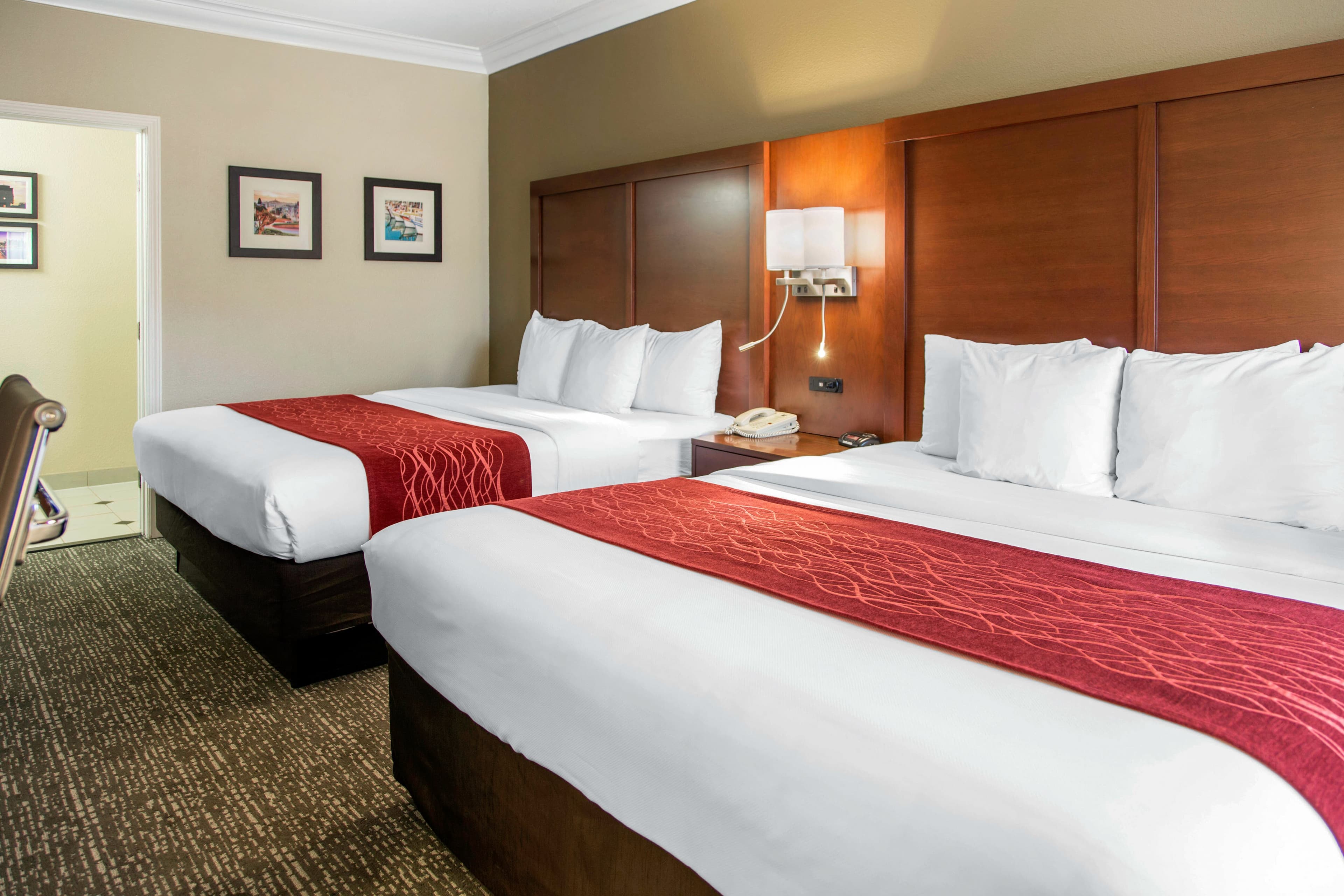 Comfort Inn & Suites San Francisco Airport North - Image 4