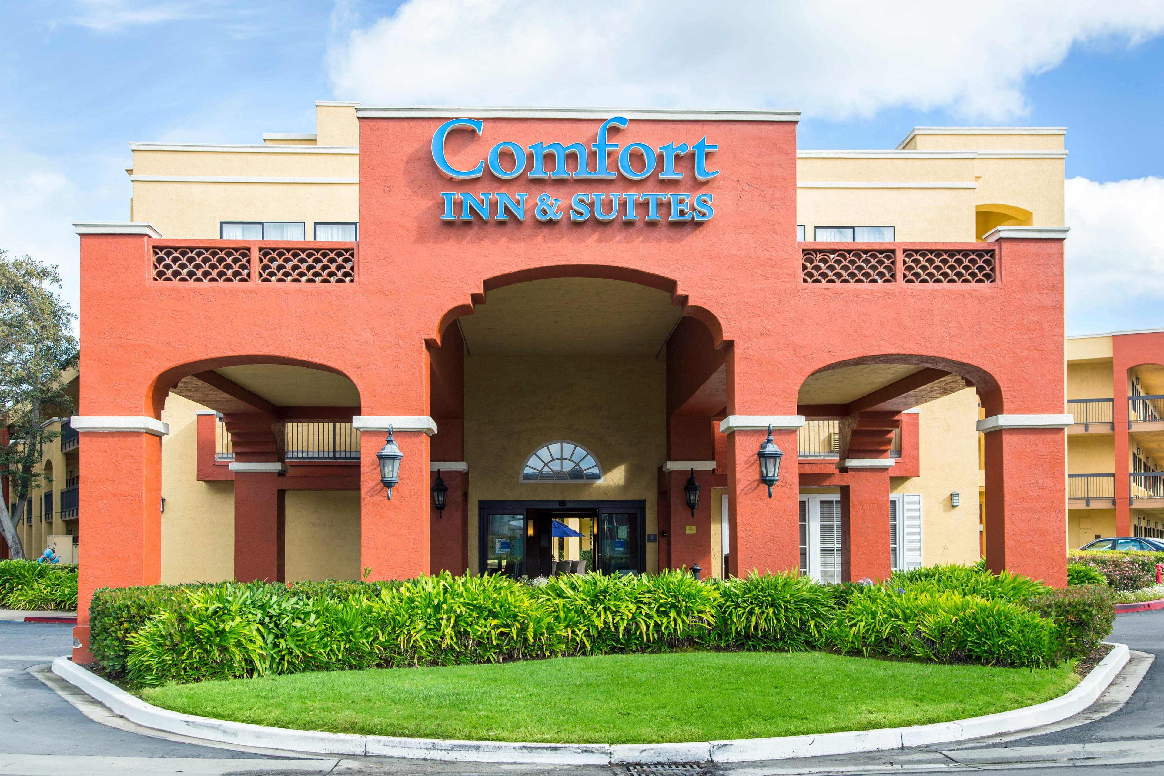 Comfort Inn & Suites San Francisco Airport North - Image 1