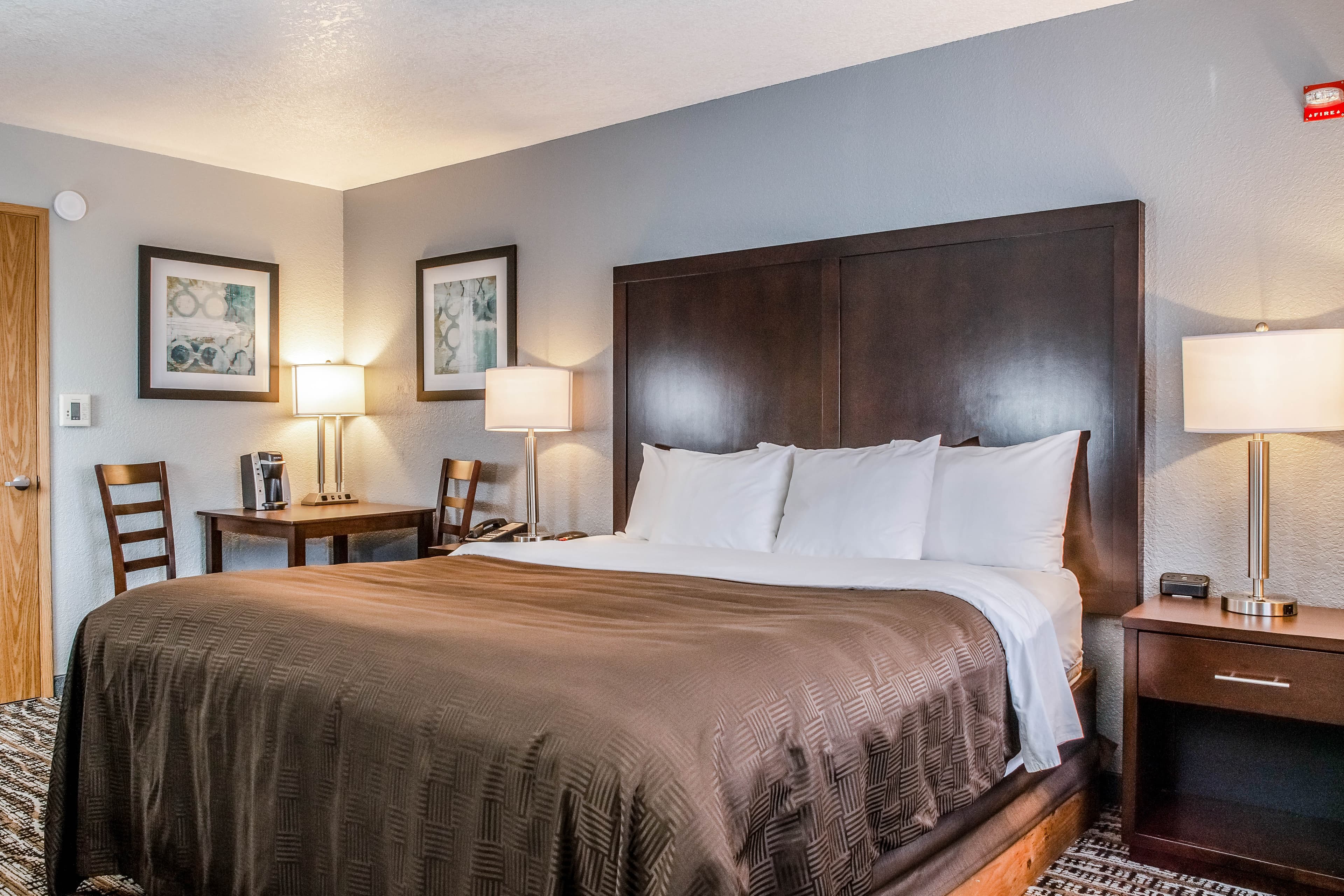 Clarion Hotel By Humboldt Bay - Image 2
