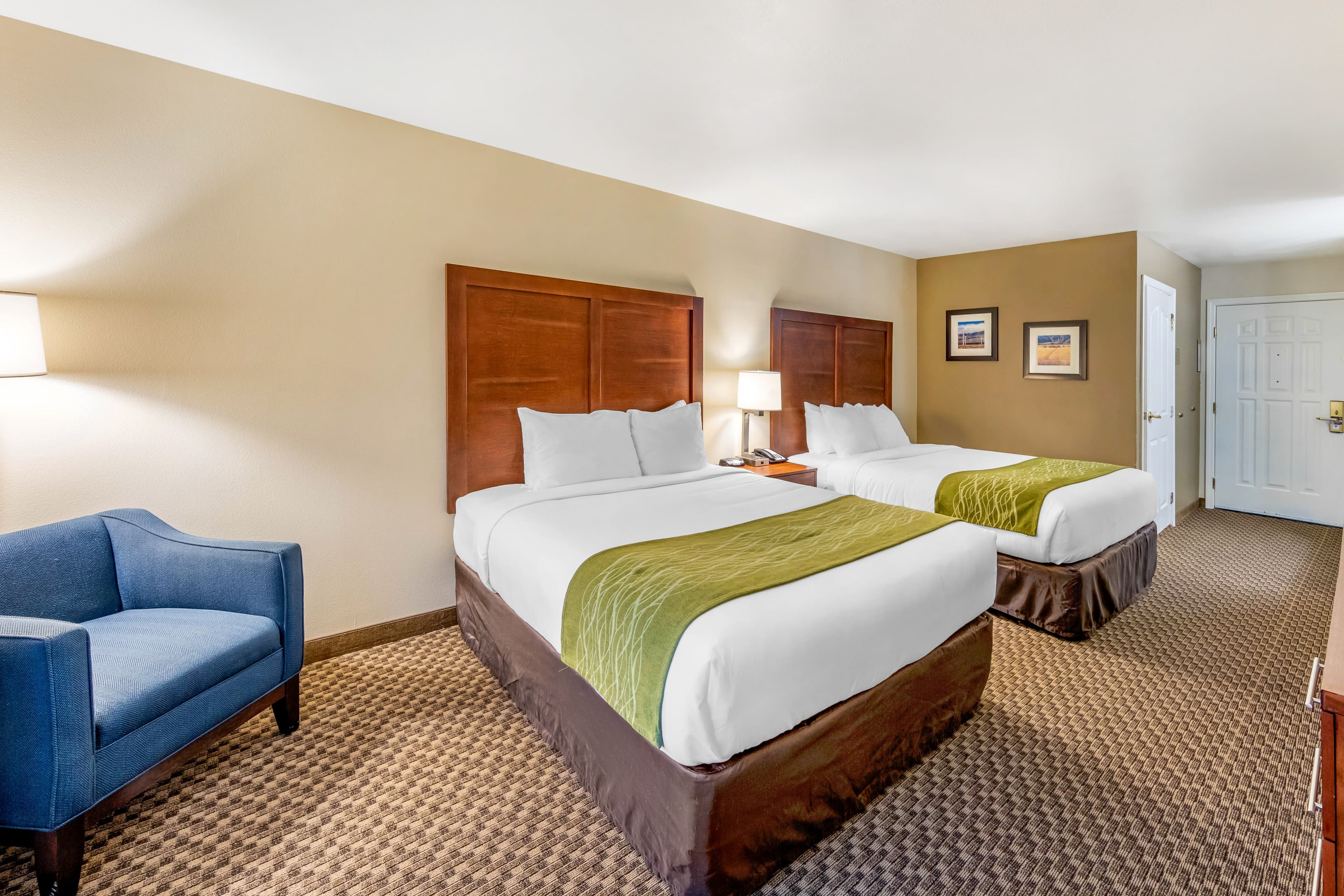 Comfort Inn & Suites Lancaster Antelope Valley - Image 2