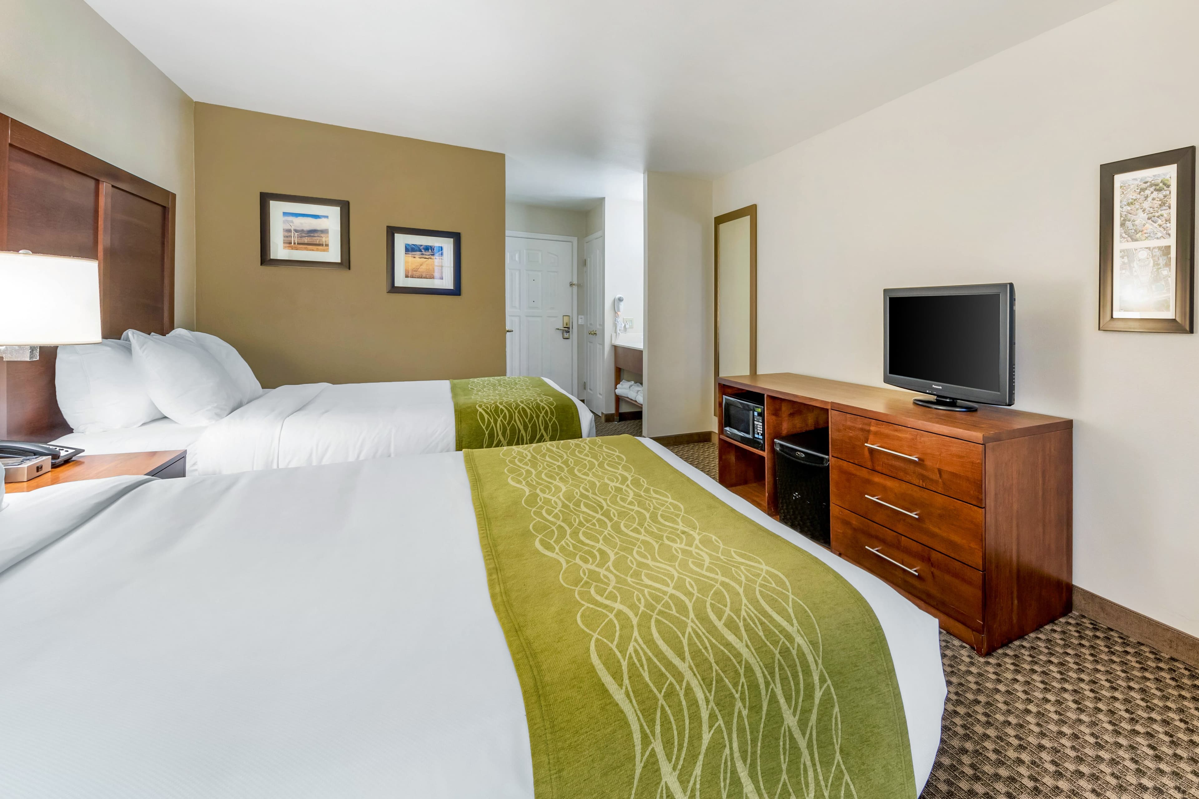 Comfort Inn & Suites Lancaster Antelope Valley - Image 4