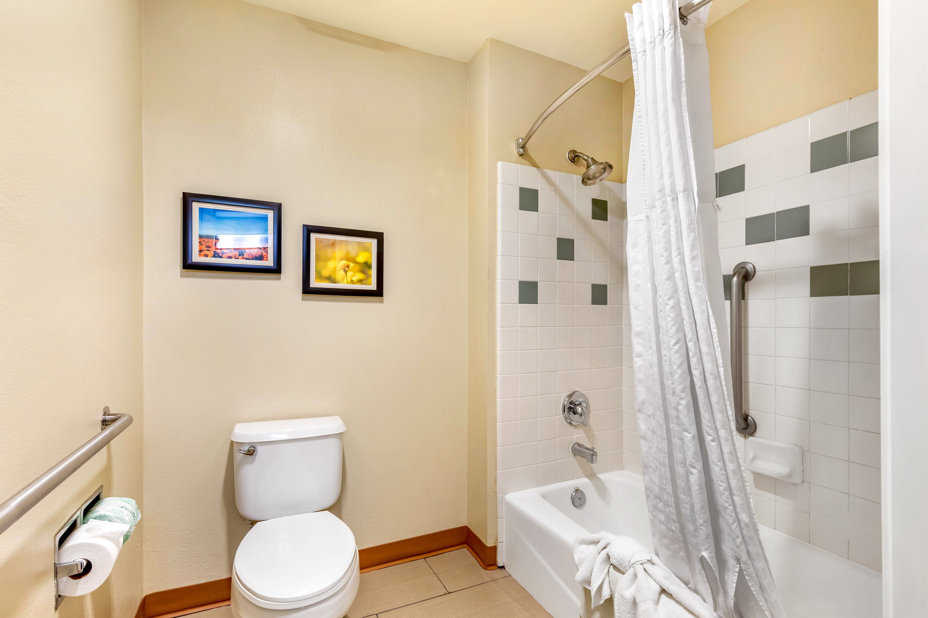 Comfort Inn & Suites Lancaster Antelope Valley - Image 5