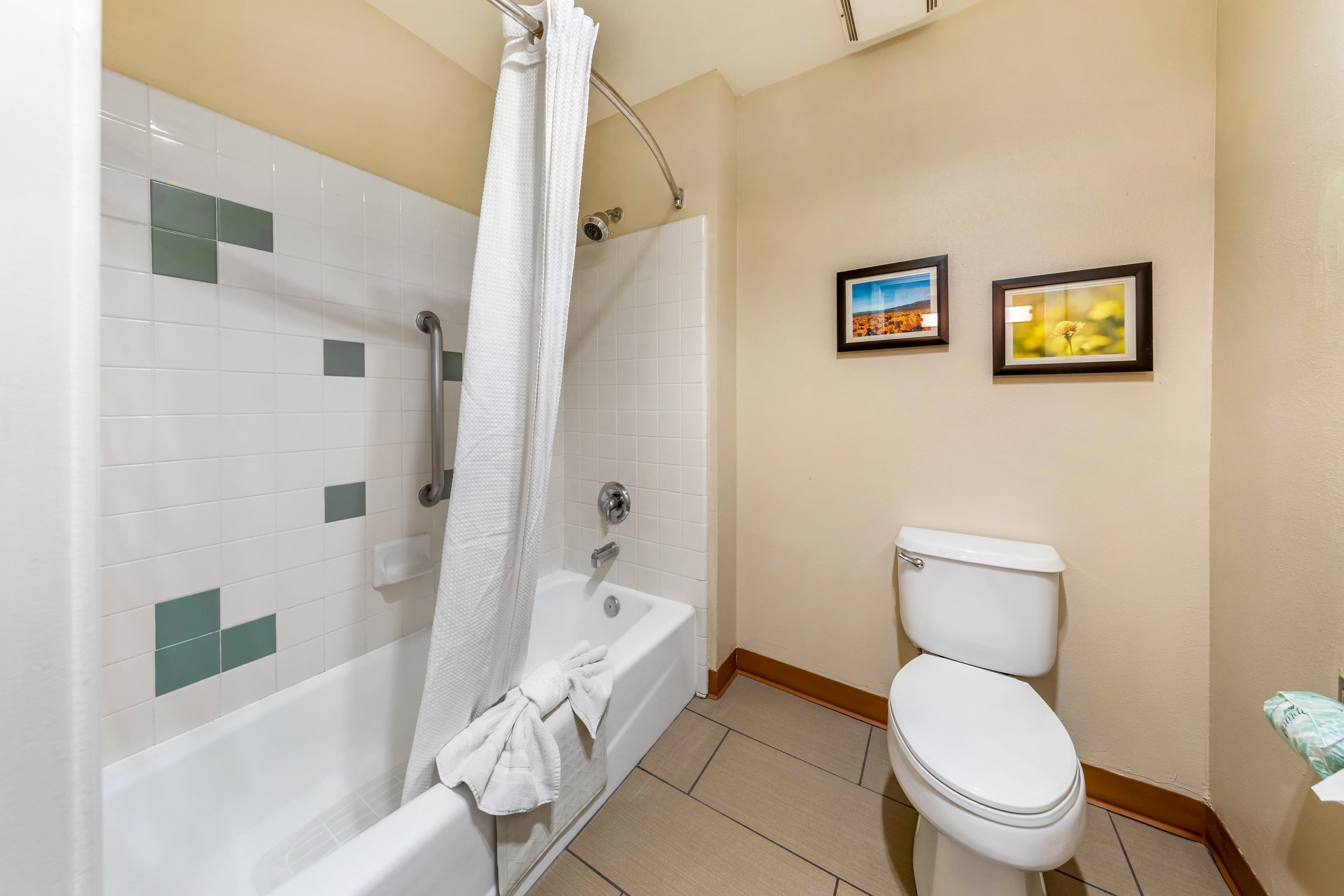 Comfort Inn & Suites Lancaster Antelope Valley — 8
