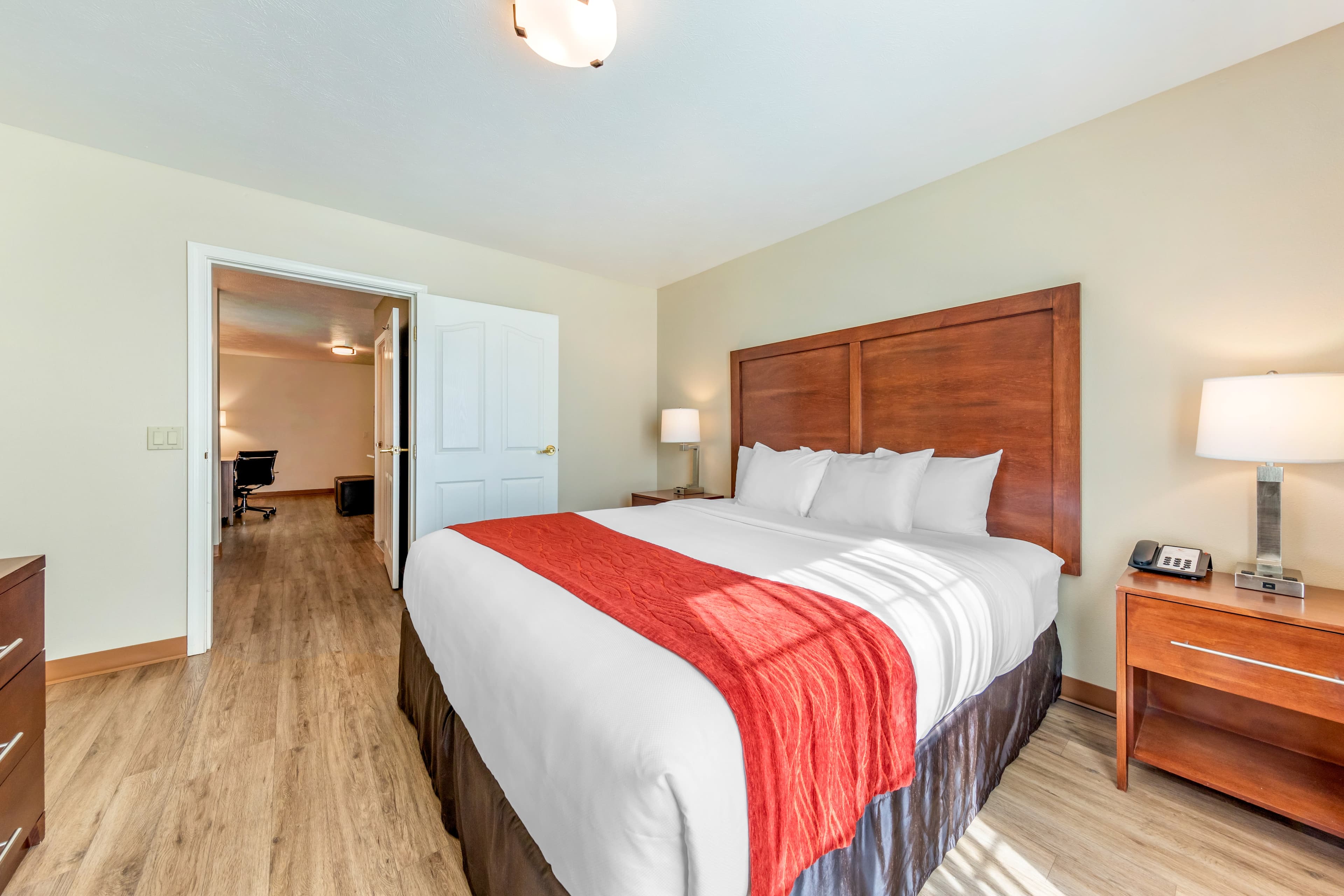 Comfort Inn & Suites Lancaster Antelope Valley — 16