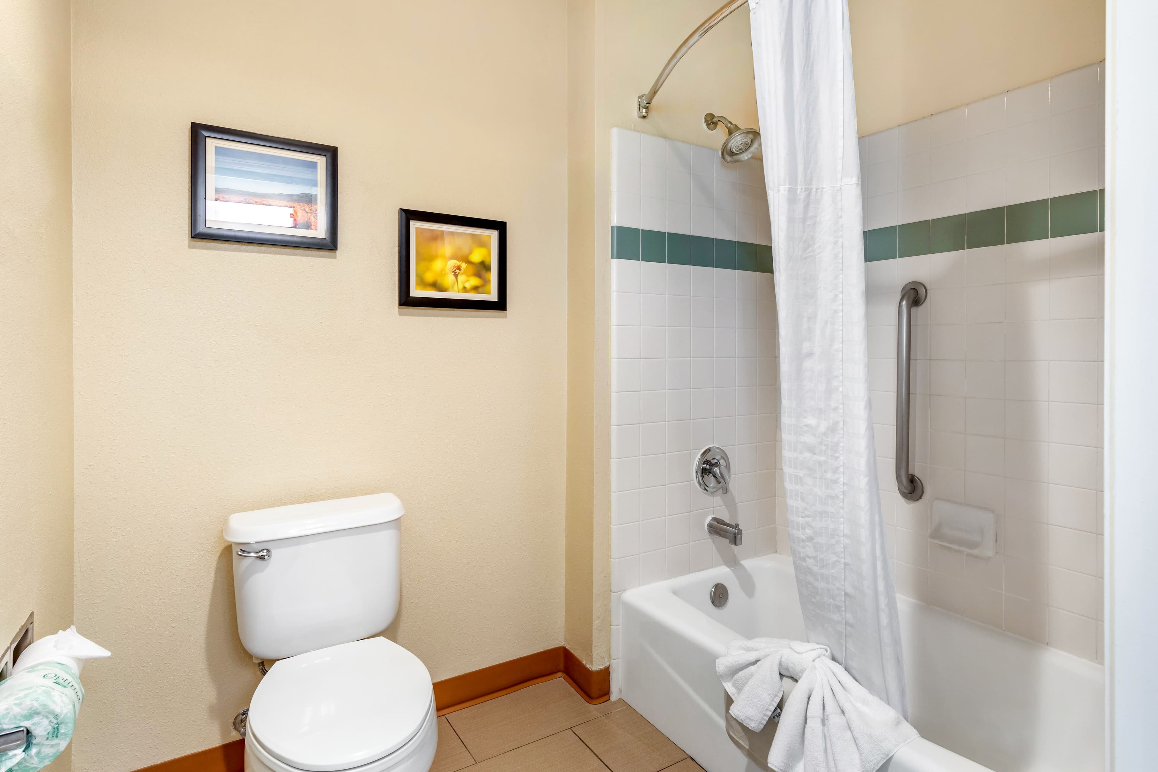 Comfort Inn & Suites Lancaster Antelope Valley — 17
