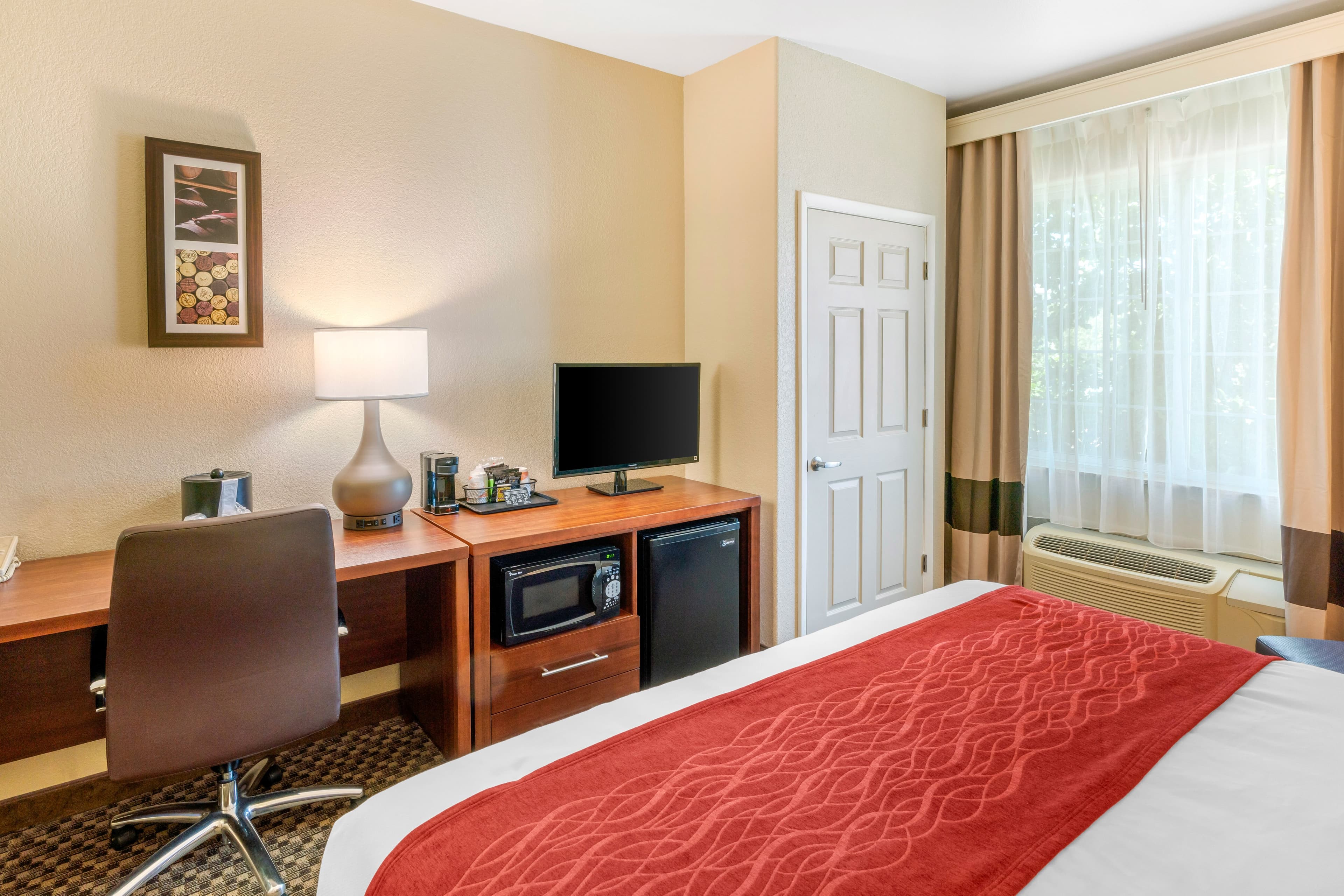 Comfort Inn & Suites Galt - Lodi North — 6