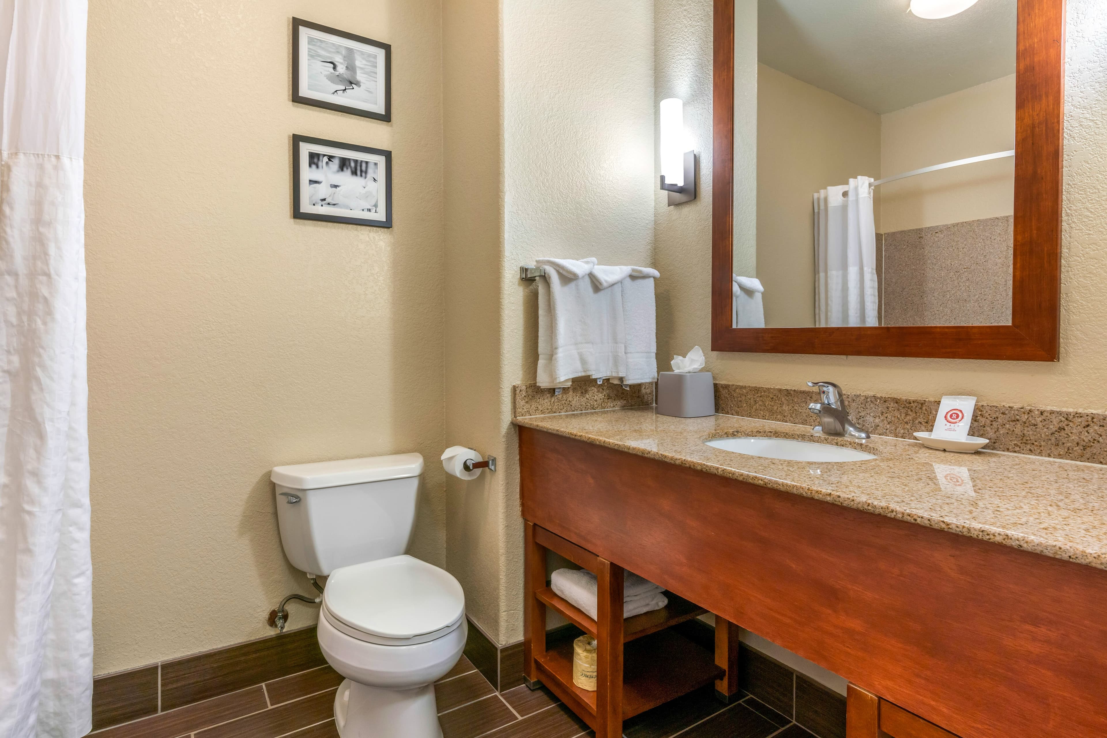 Comfort Inn & Suites Galt - Lodi North — 9