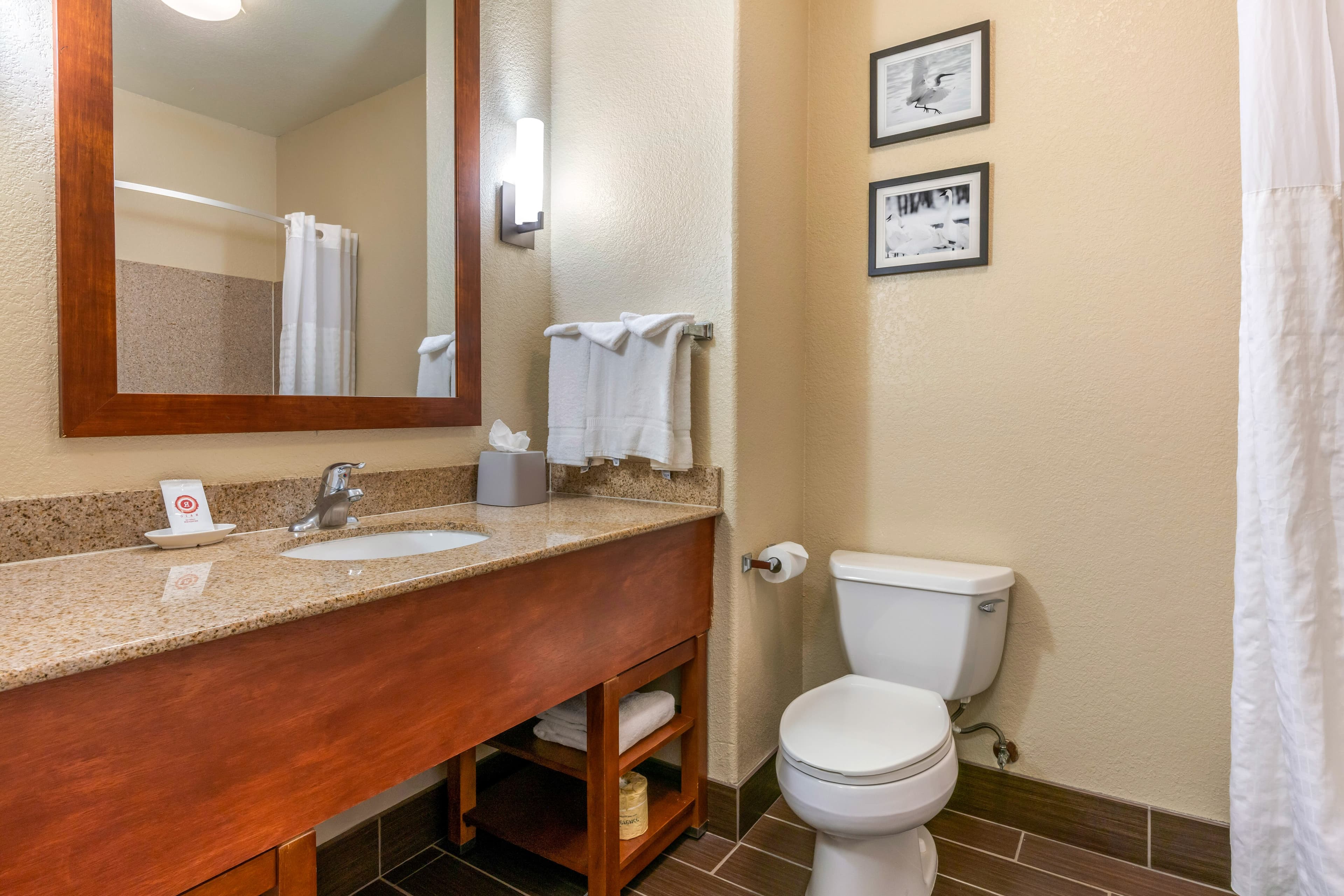 Comfort Inn & Suites Galt - Lodi North — 15