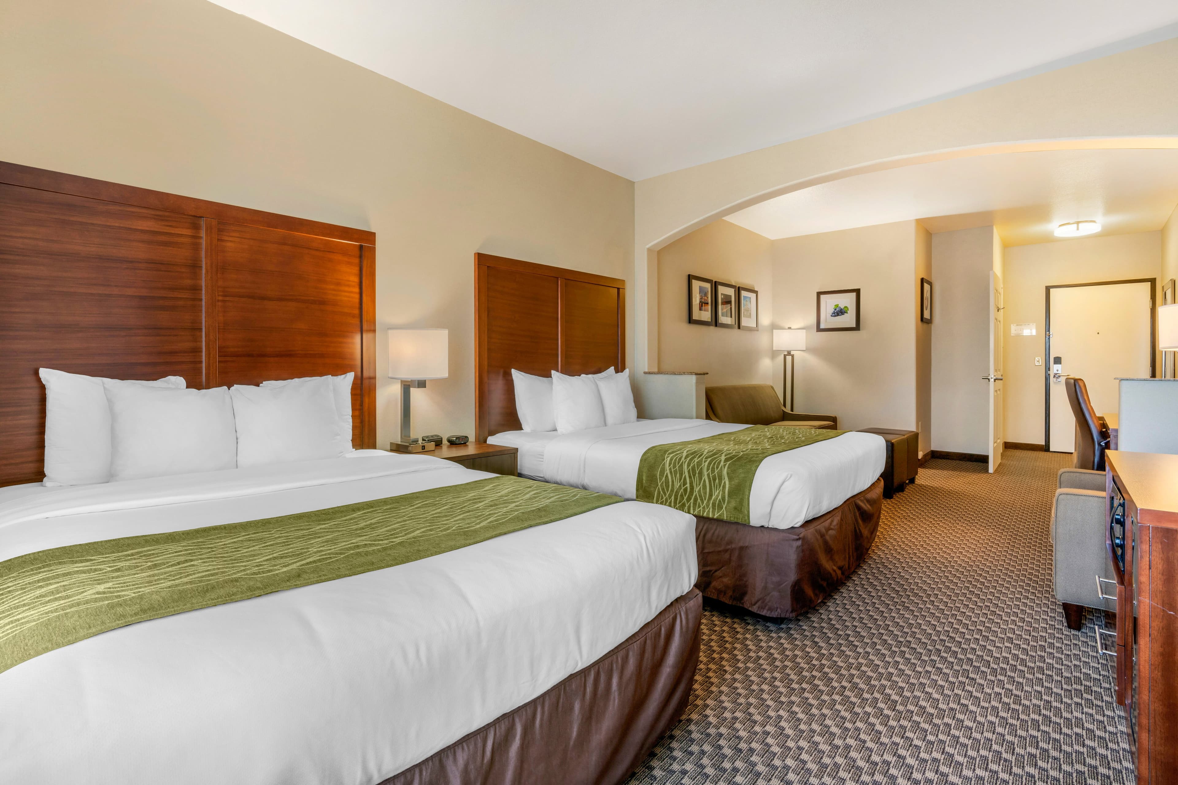 Comfort Inn & Suites Galt - Lodi North — 16