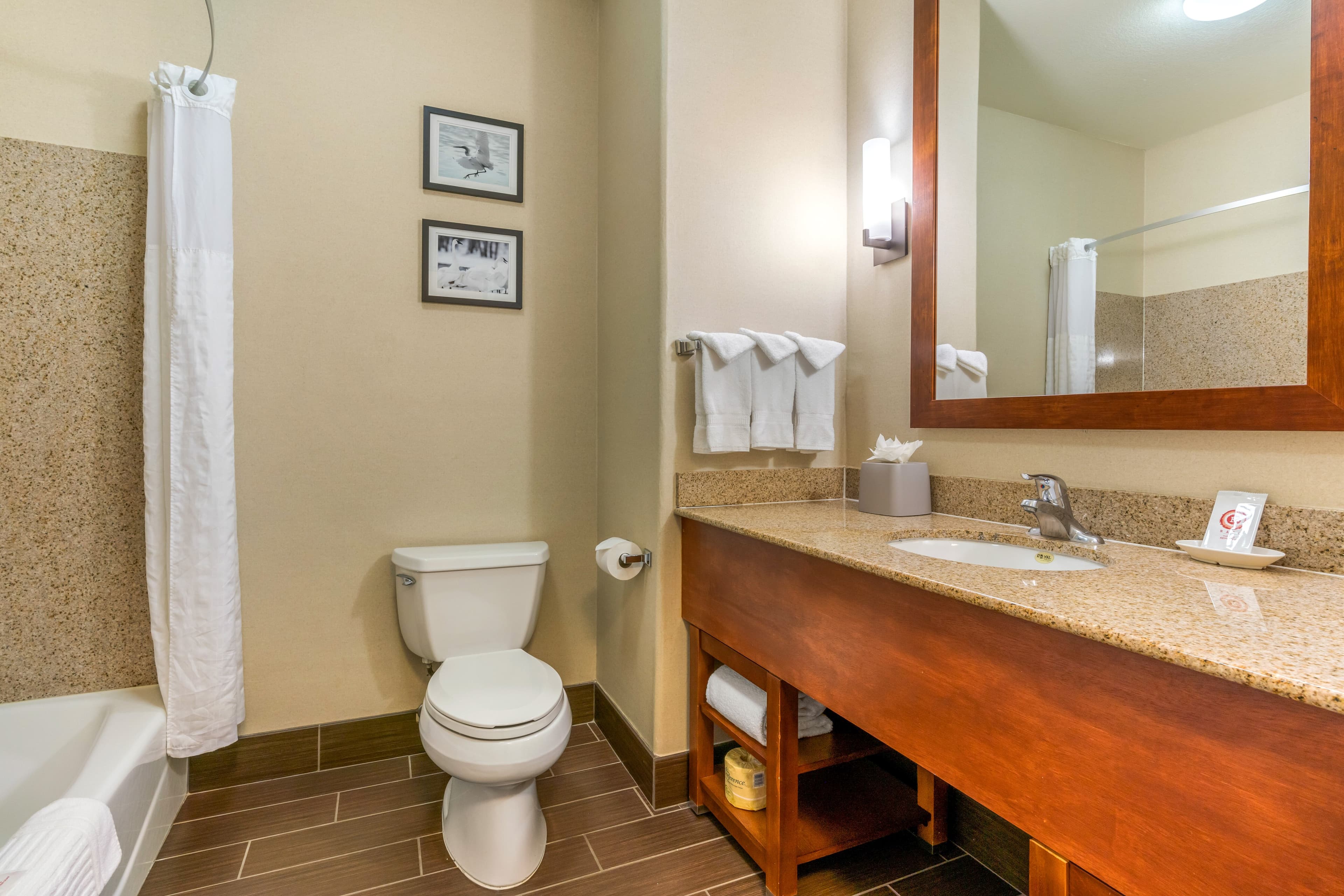 Comfort Inn & Suites Galt - Lodi North — 20