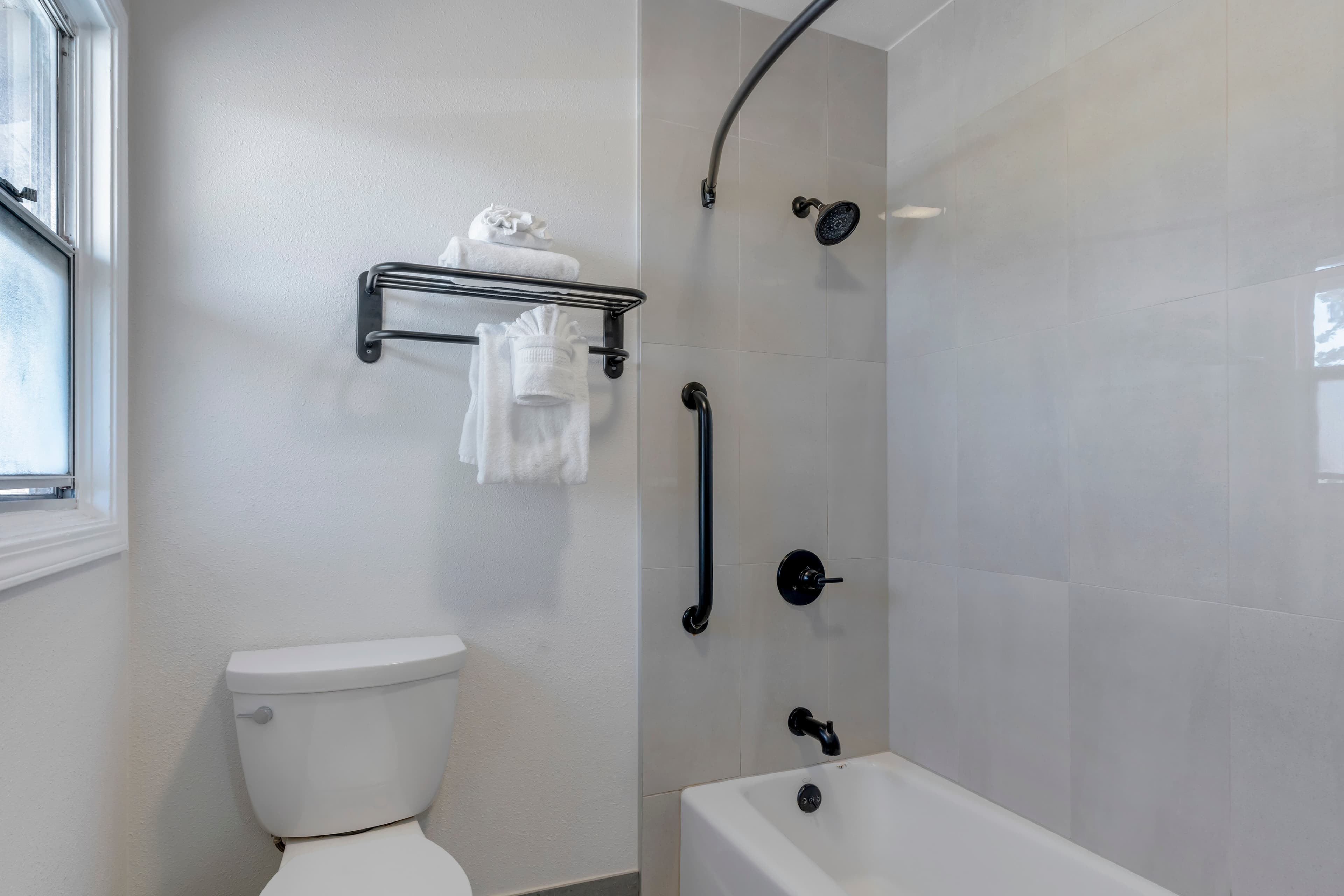 Comfort Inn Carmel By the Sea — 6