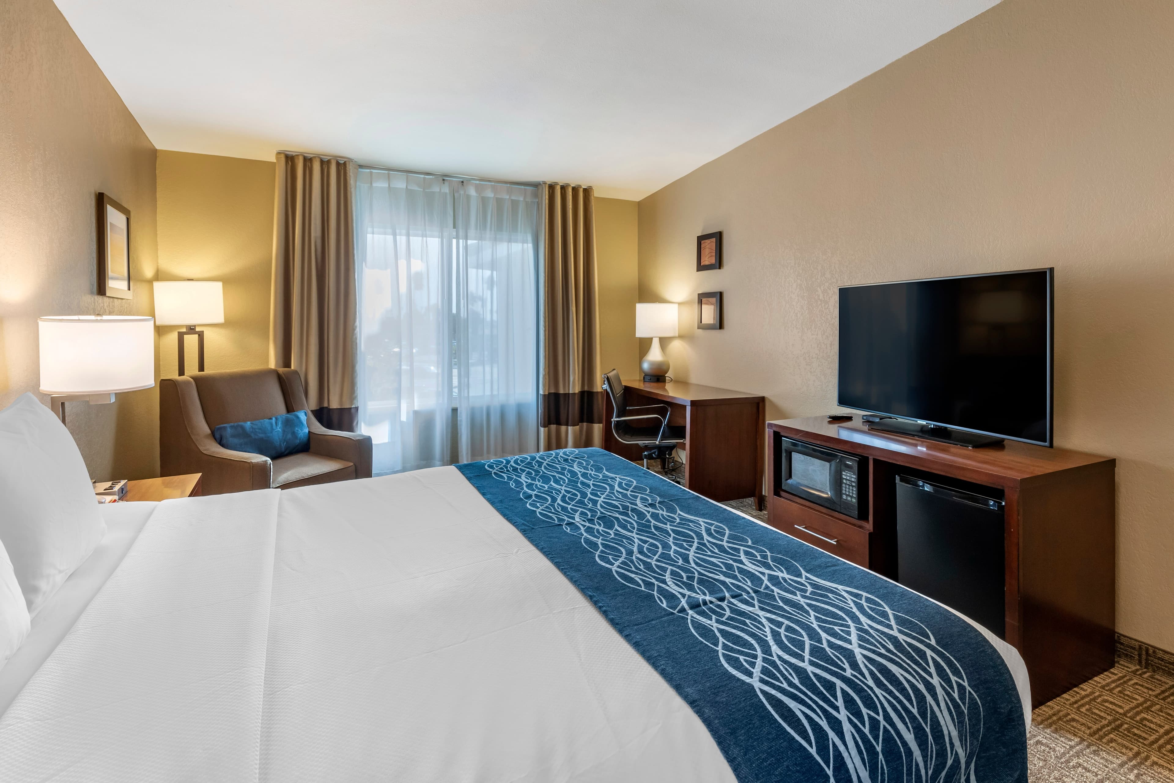 Comfort Inn & Suites Ventura Beach — 11
