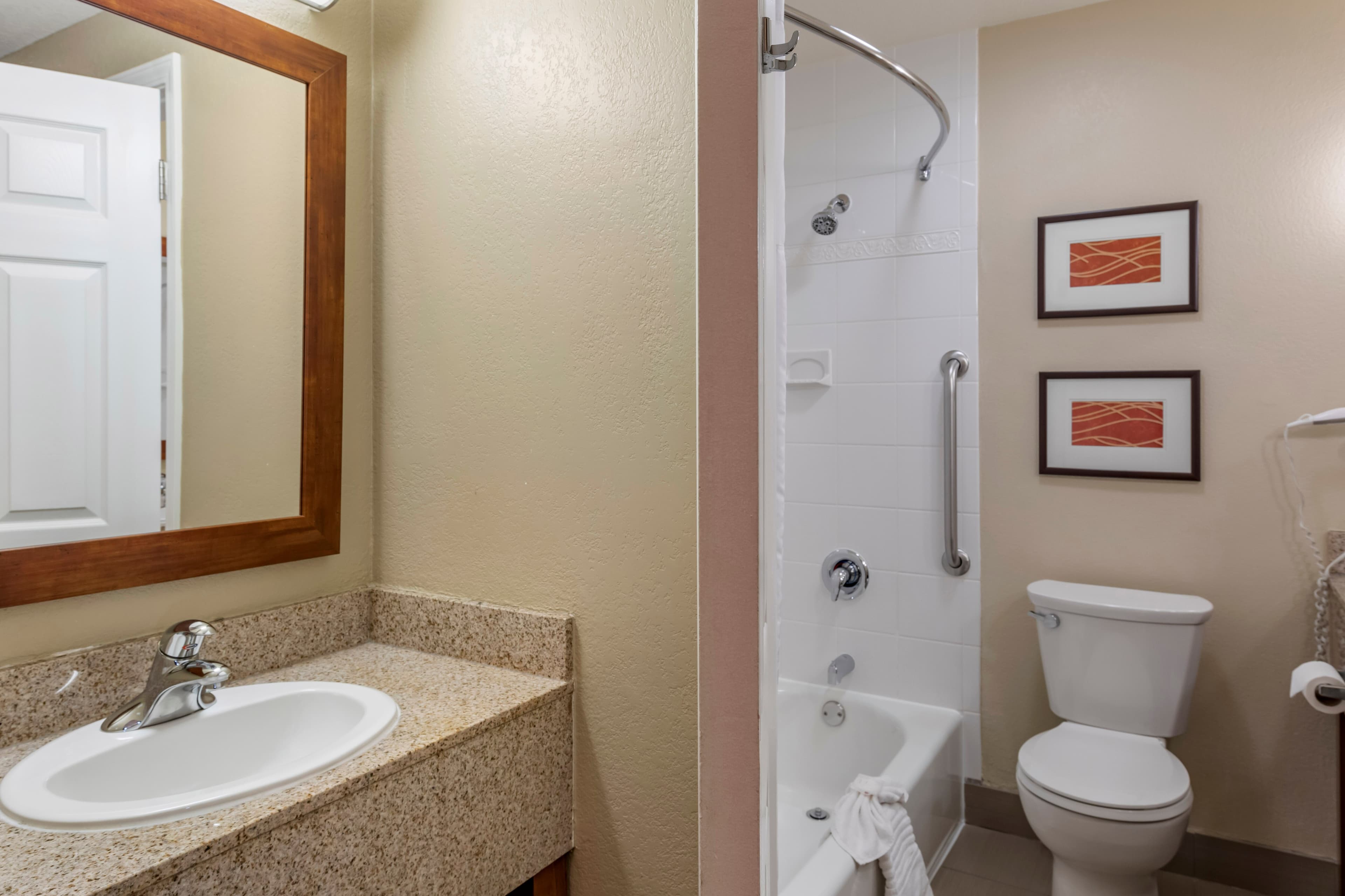 Comfort Inn & Suites Ventura Beach — 13
