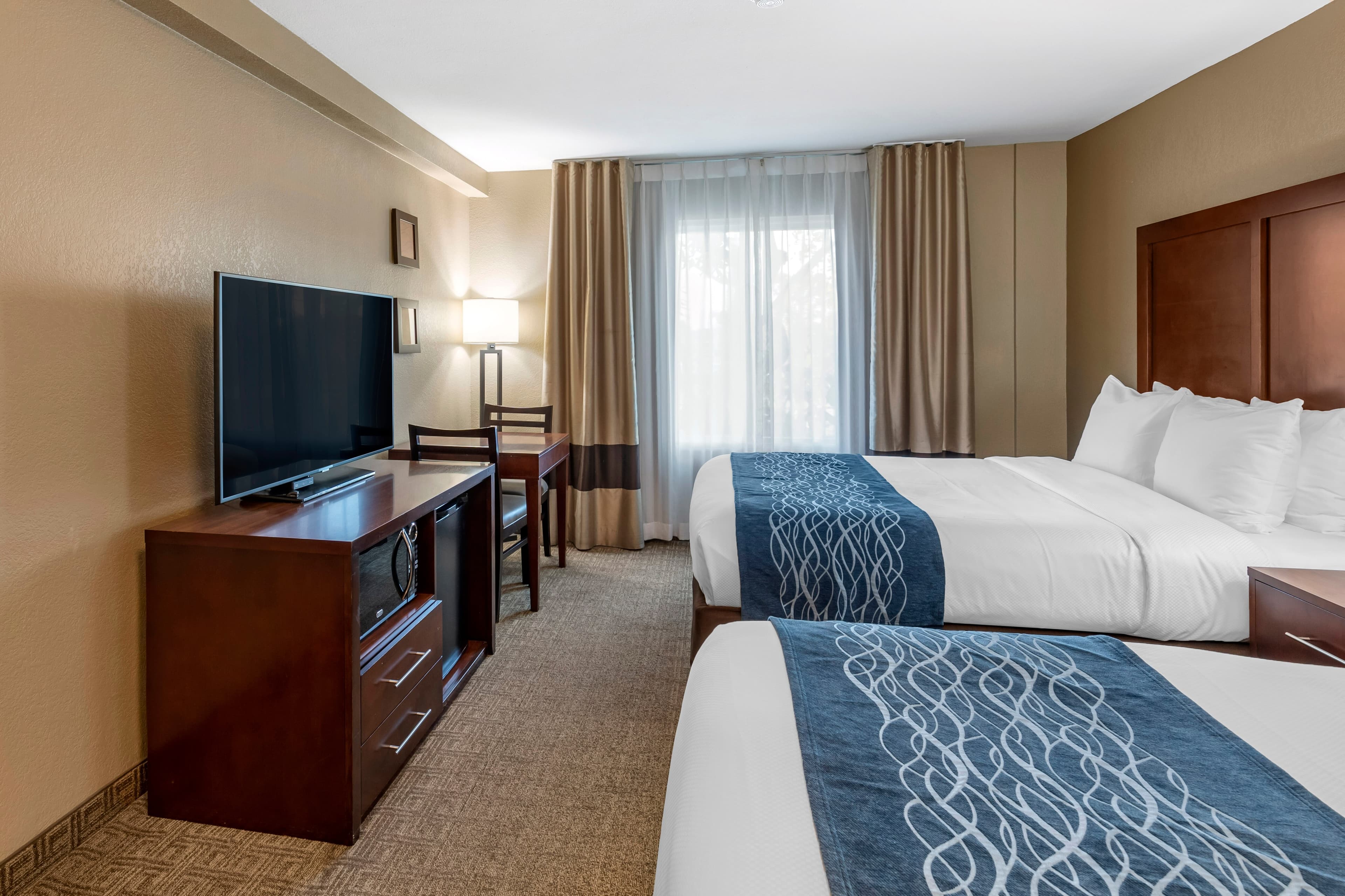 Comfort Inn & Suites Ventura Beach — 8