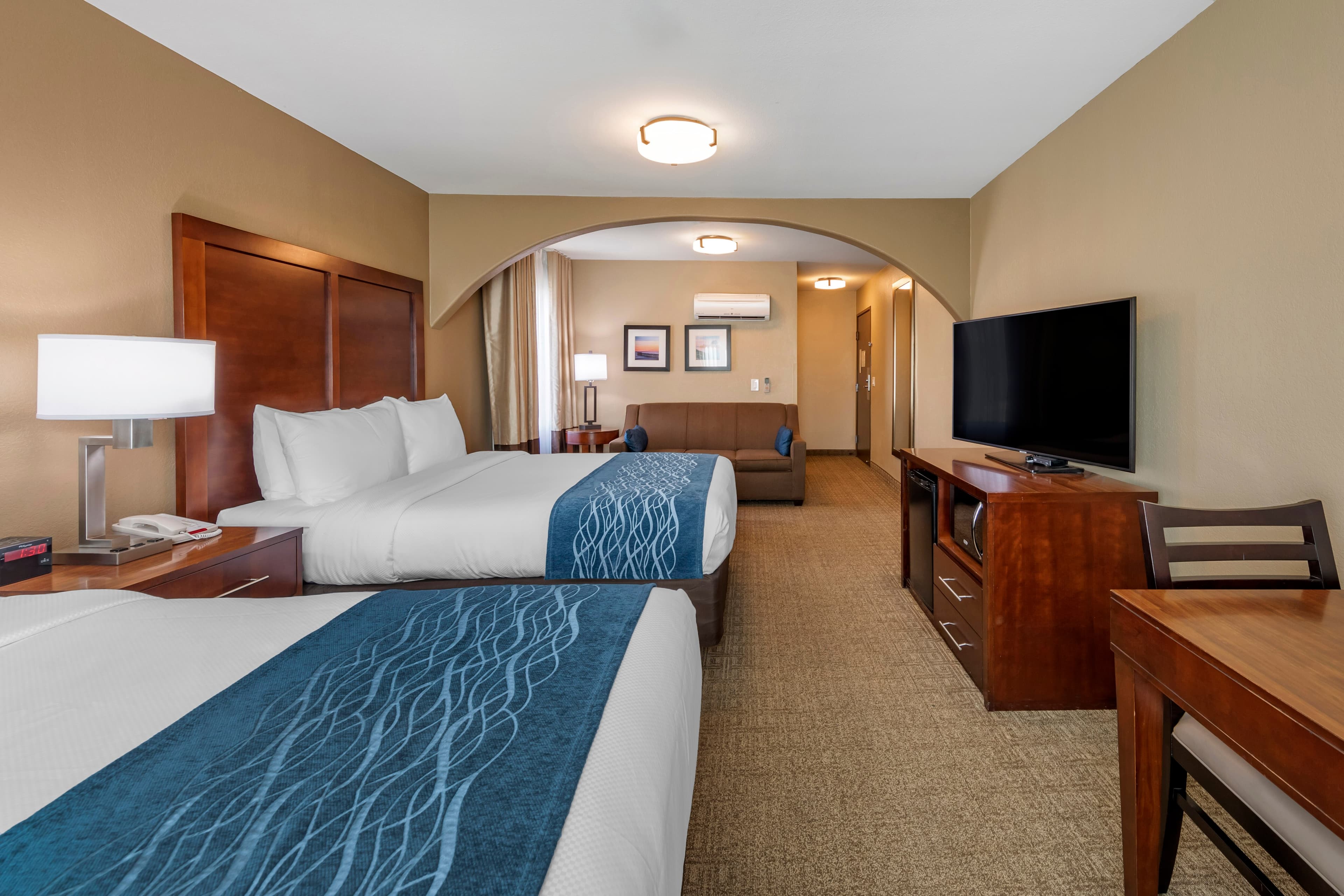 Comfort Inn & Suites Ventura Beach — 32