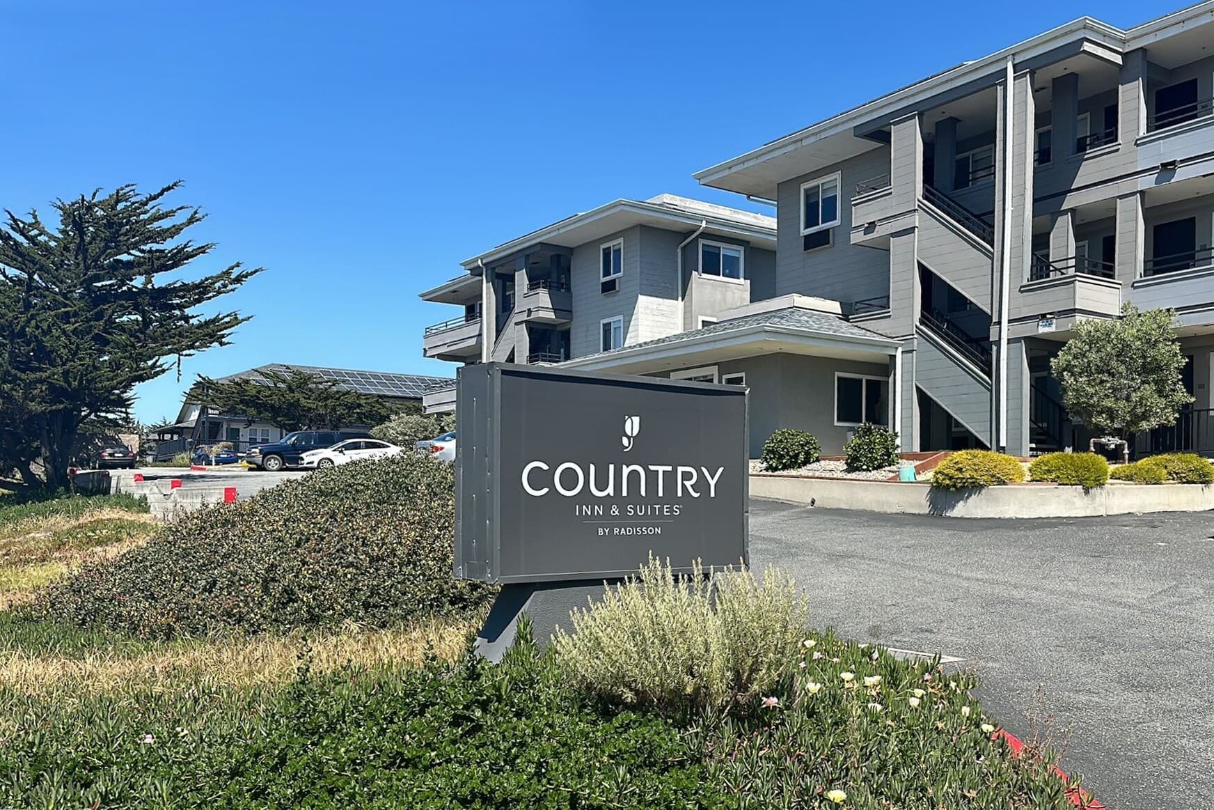 Country Inn & Suites by Radisson, Monterey Beachfront-Marina, CA - Image 1