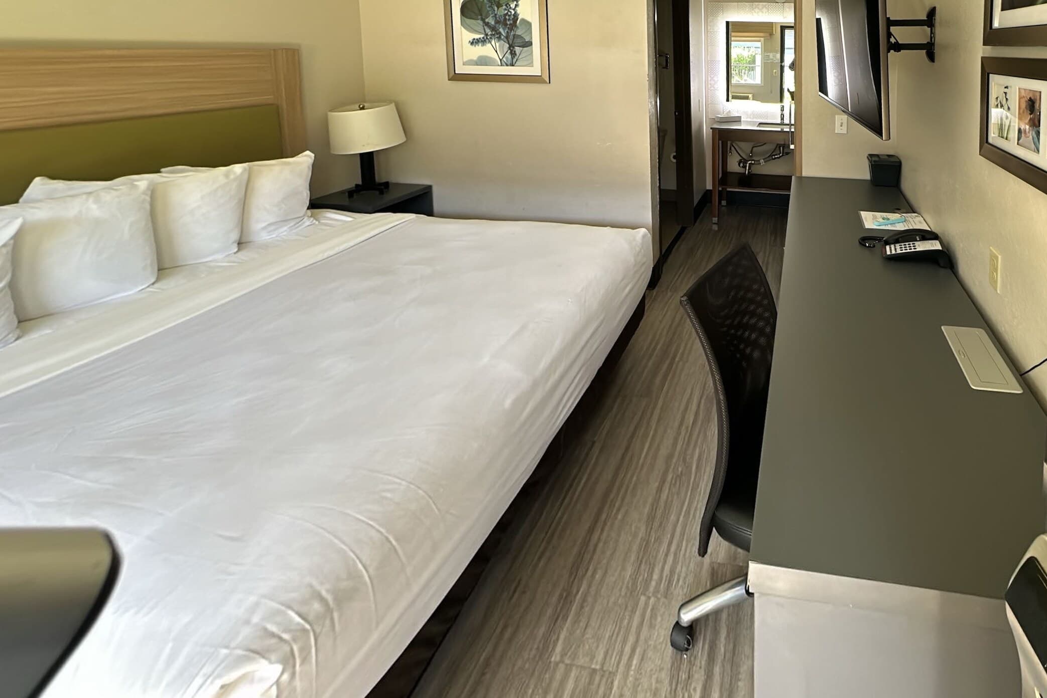 Country Inn & Suites by Radisson, Monterey Beachfront-Marina, CA - Image 2