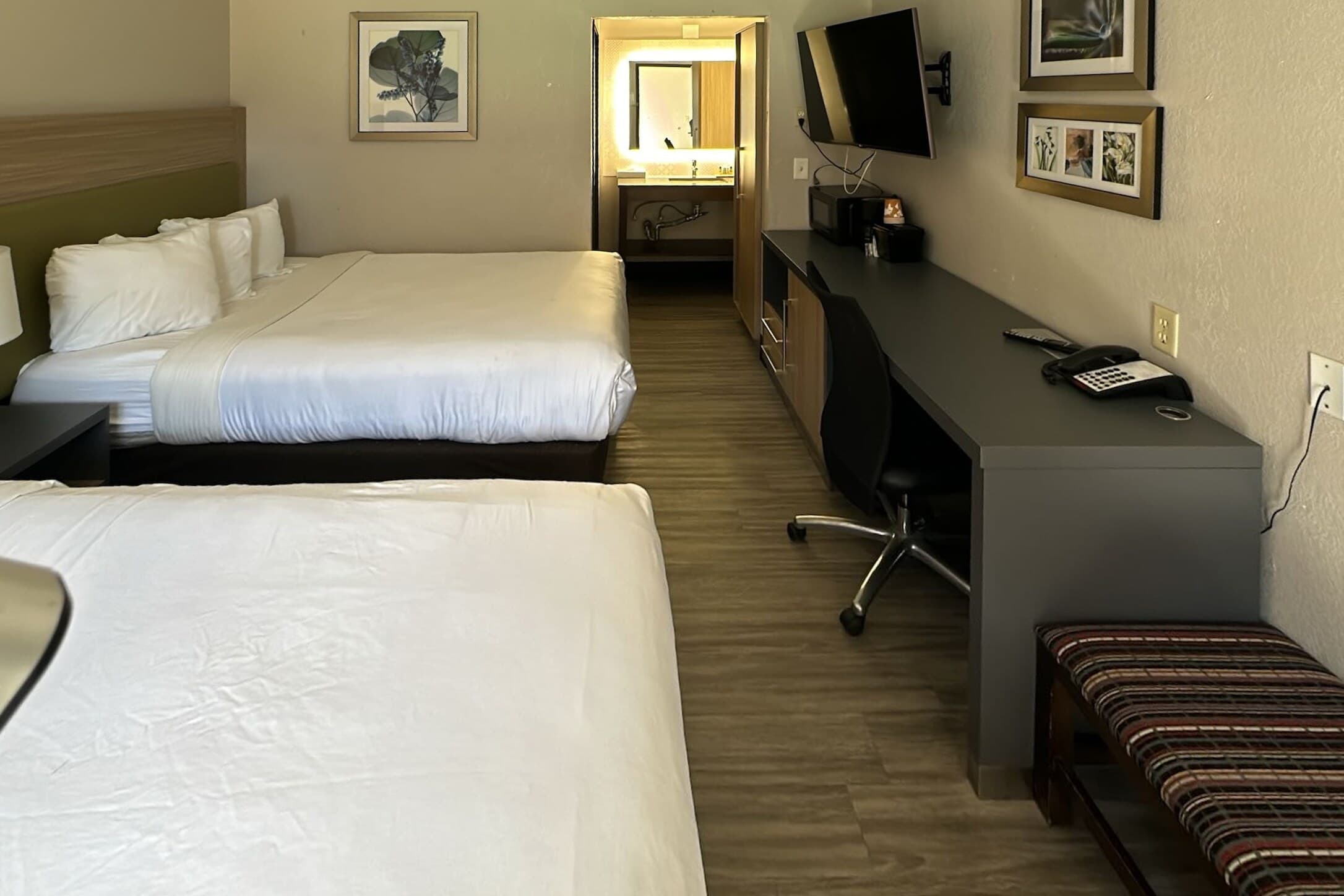 Country Inn & Suites by Radisson, Monterey Beachfront-Marina, CA - Image 3