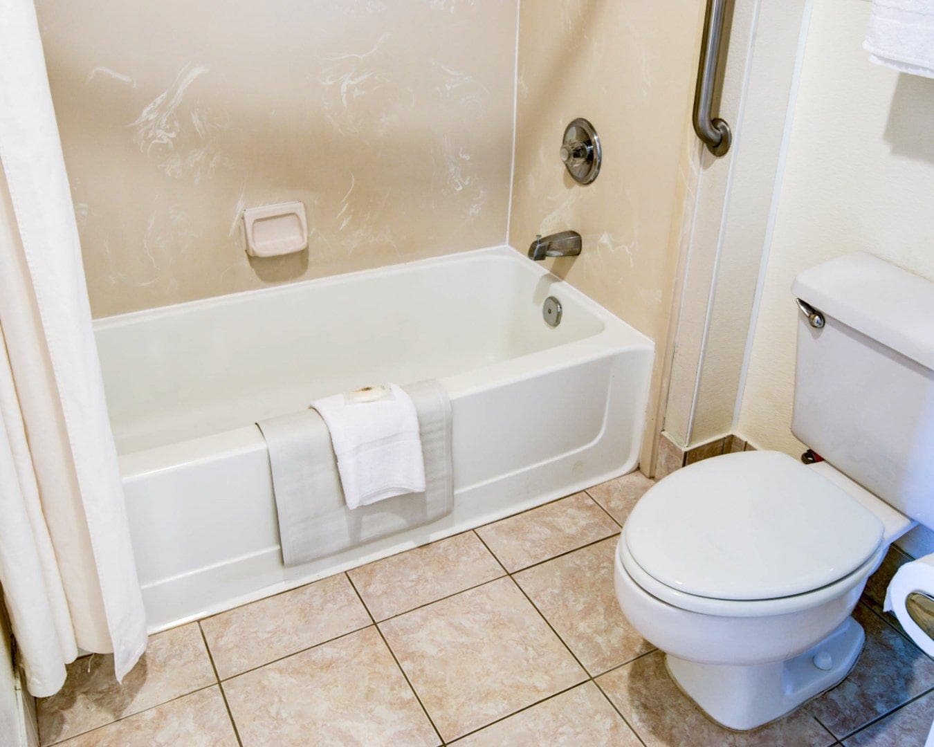Comfort Inn Redding Near I-5 — 25