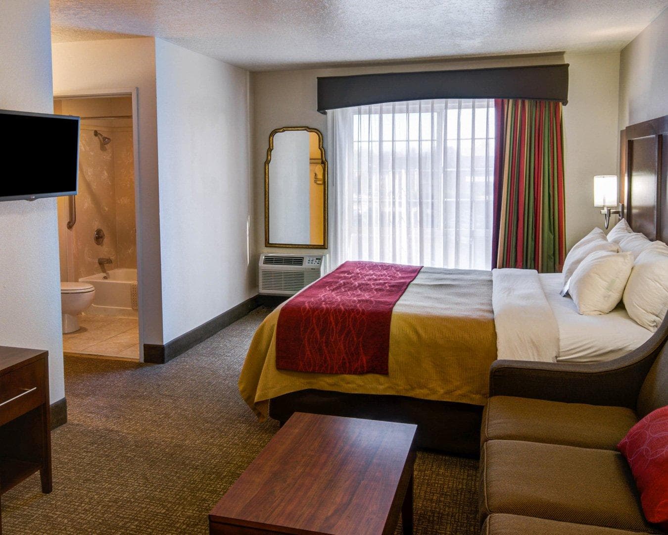 Comfort Inn Redding Near I-5 - Image 5