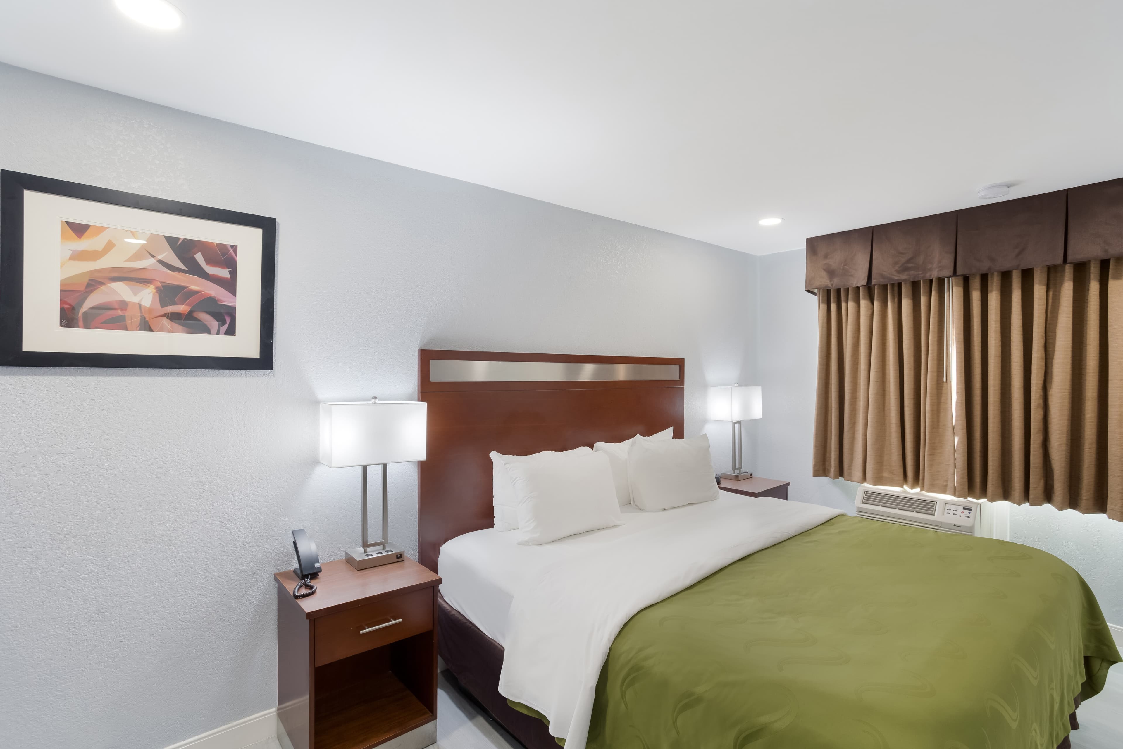 Quality Inn Redding near I-5 - Image 3