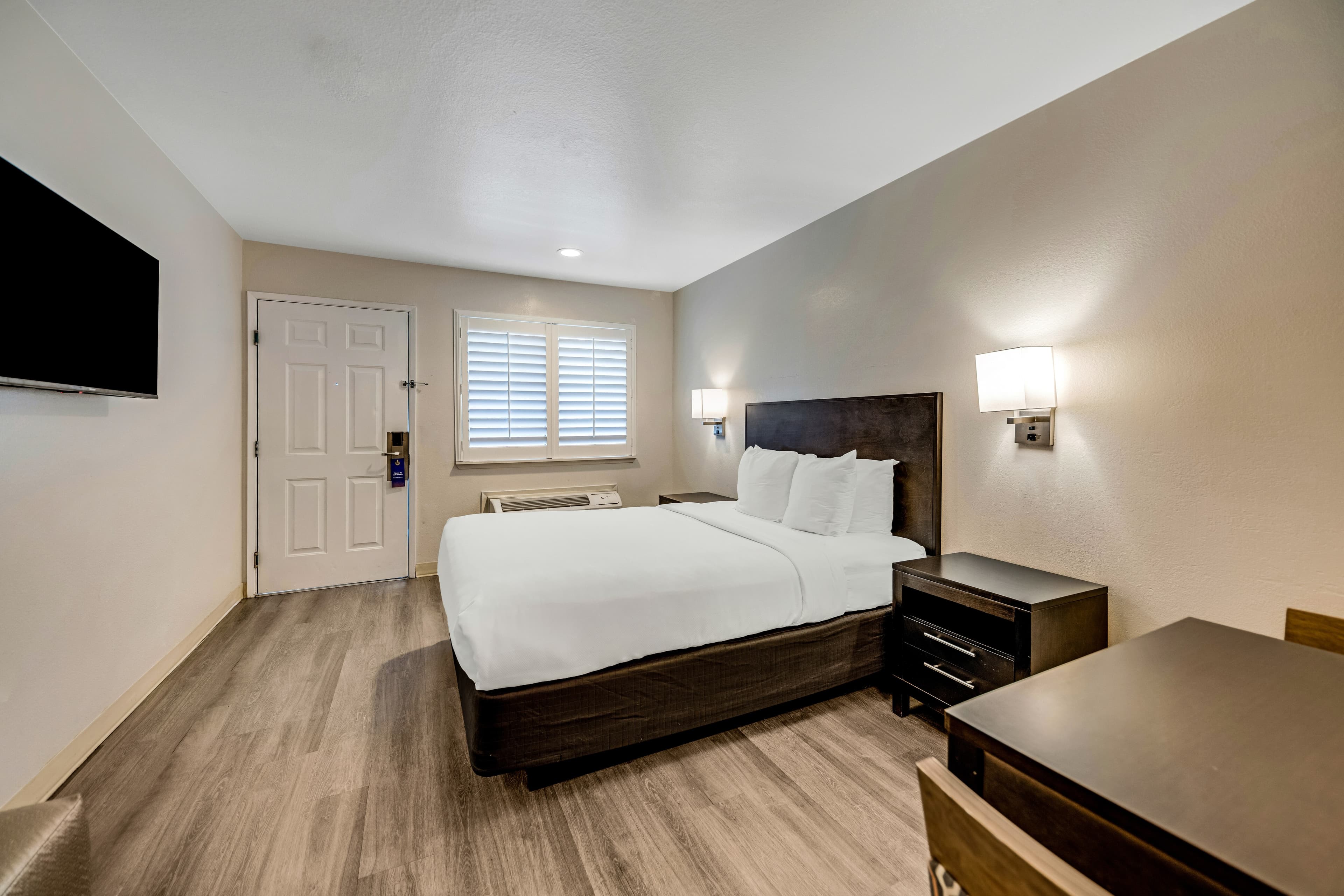 Comfort Inn Beach/Boardwalk Area - Image 4