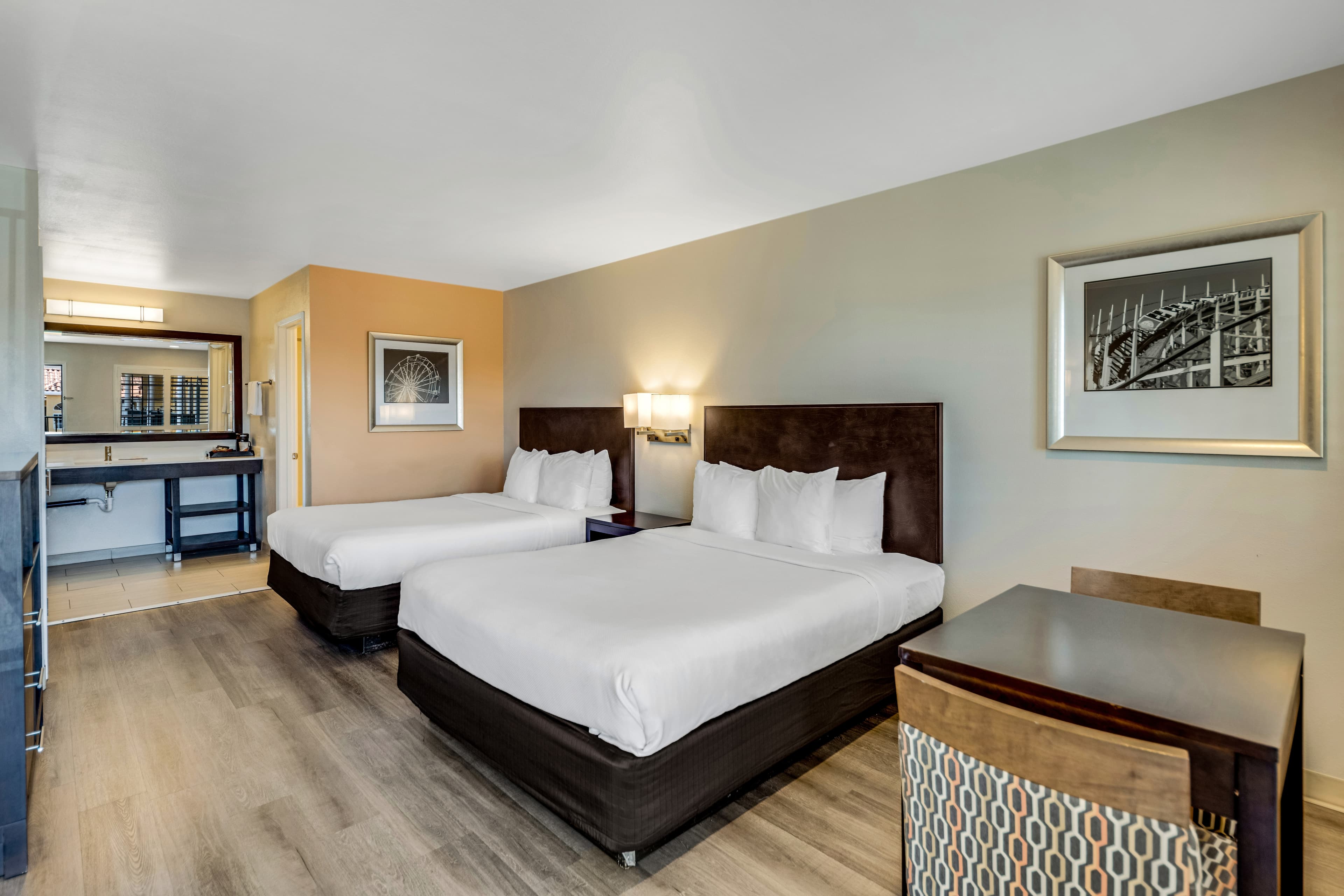 Comfort Inn Beach/Boardwalk Area — 12