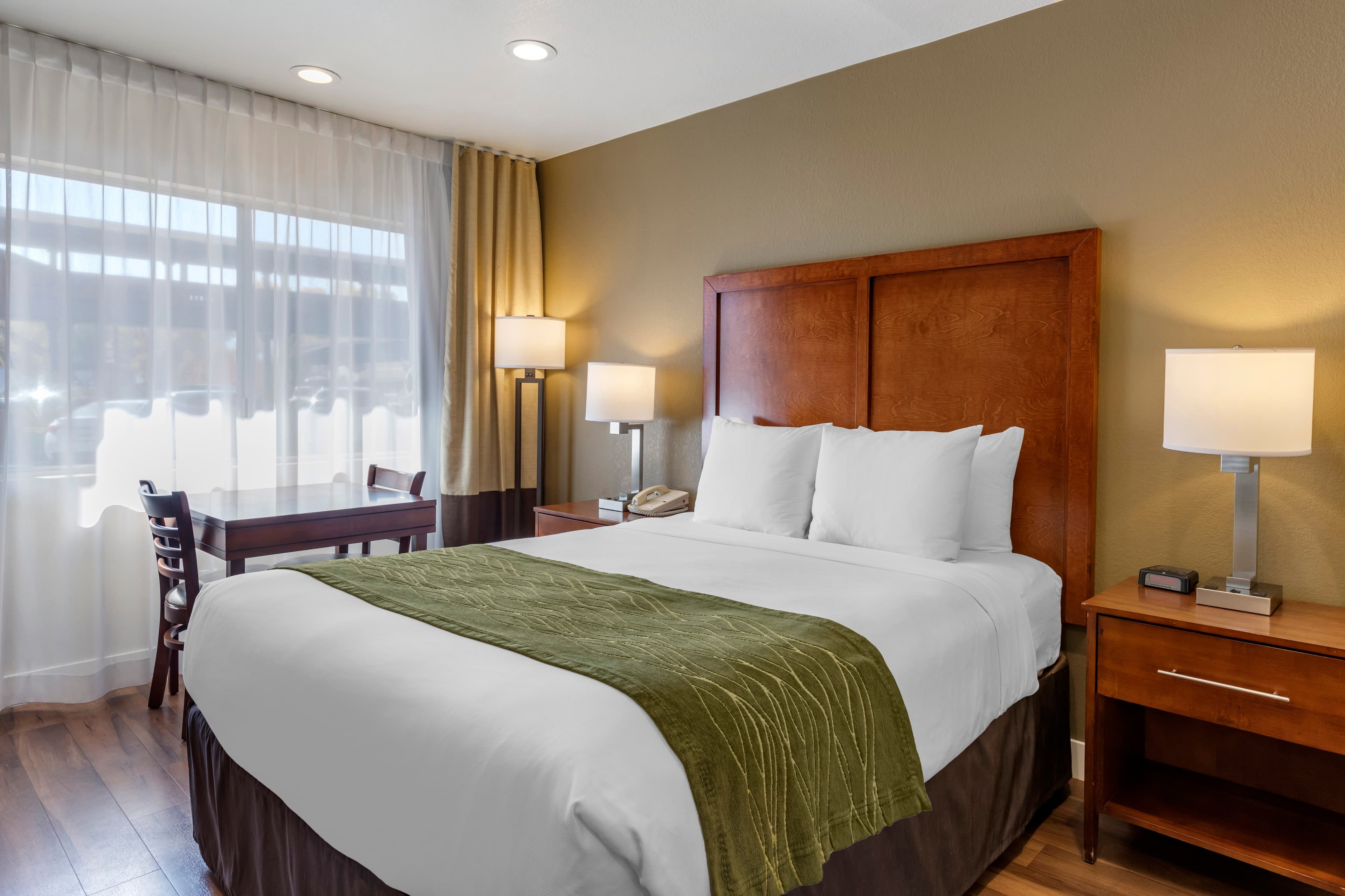 Comfort Inn Bishop - Image 3