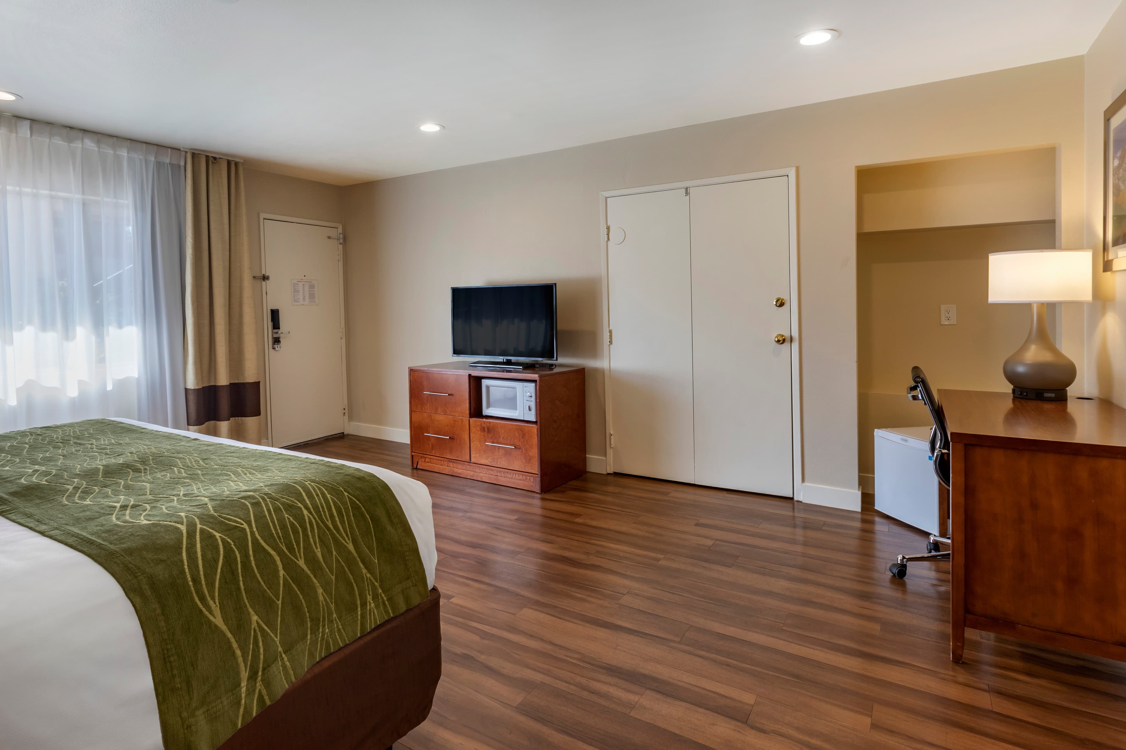 Comfort Inn Bishop — 8